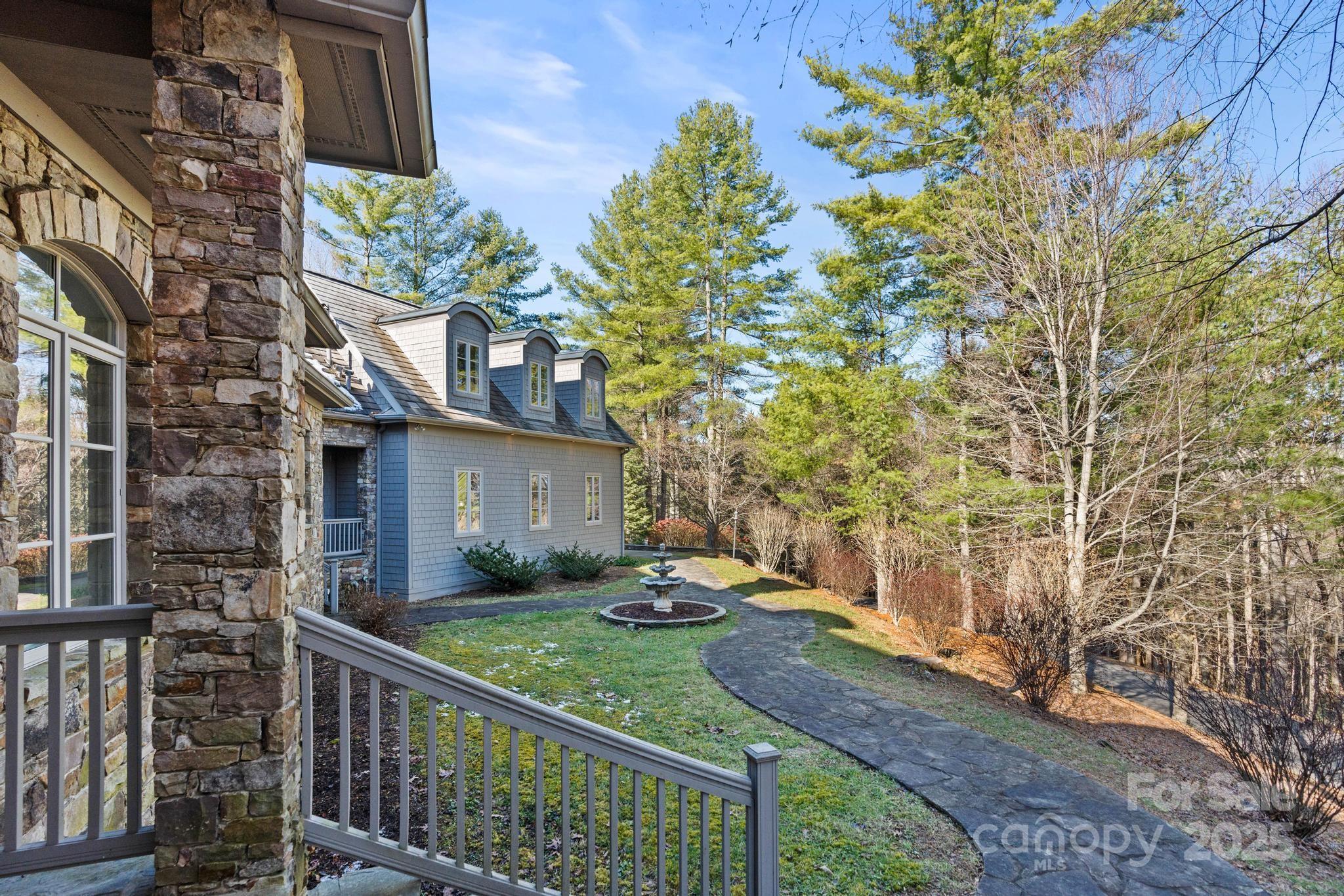 1676 Valle Cay Drive