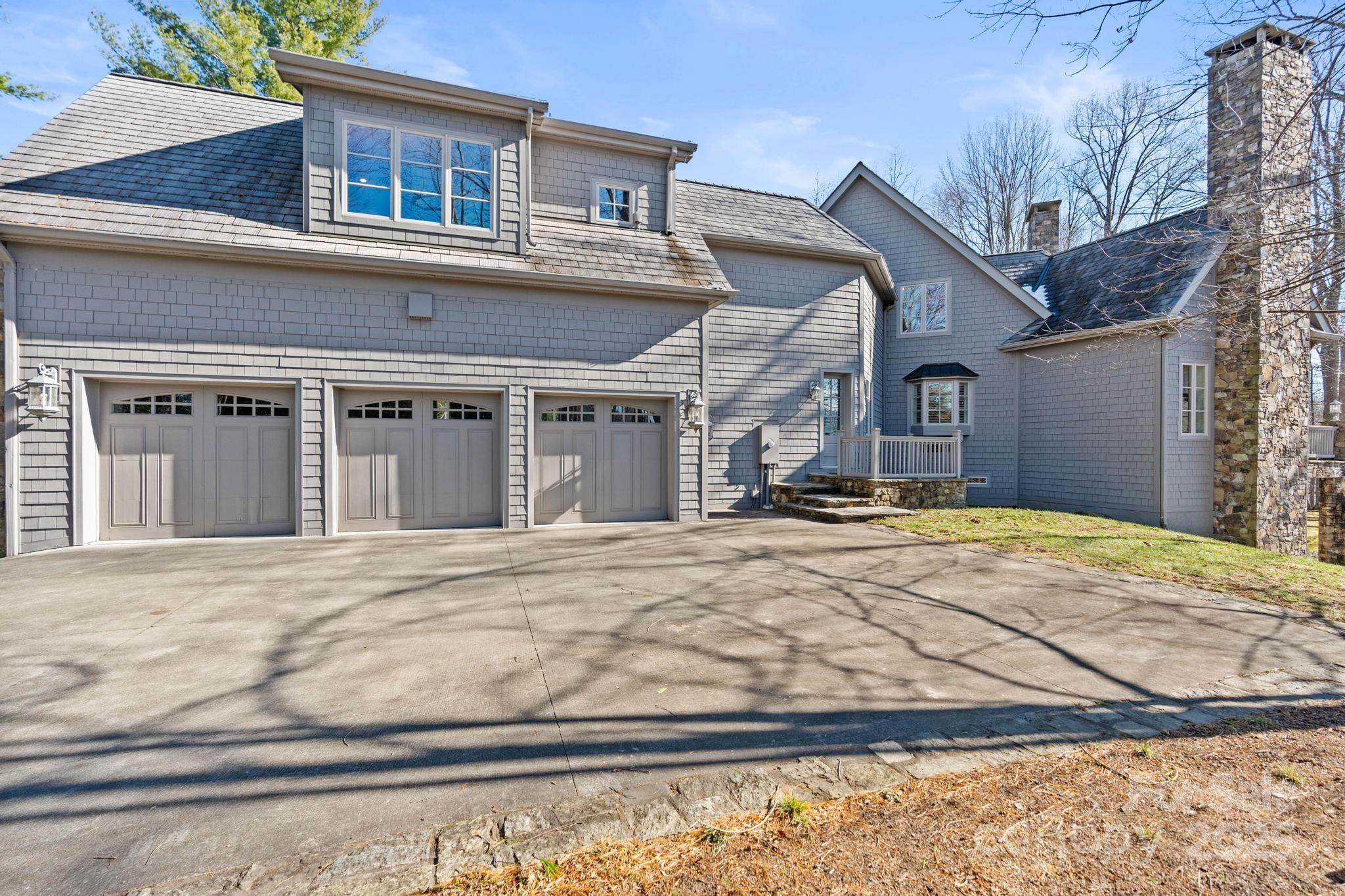 1676 Valle Cay Drive