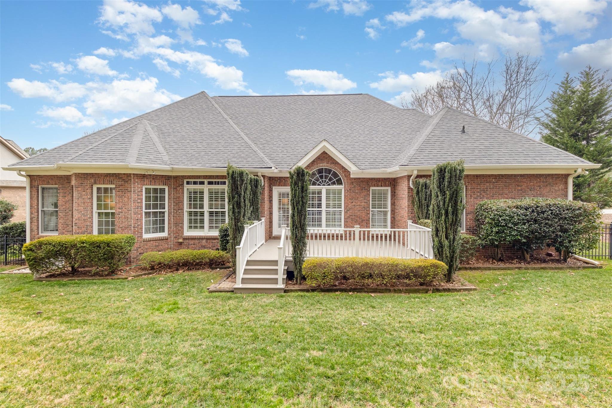 125 Whiterock Drive