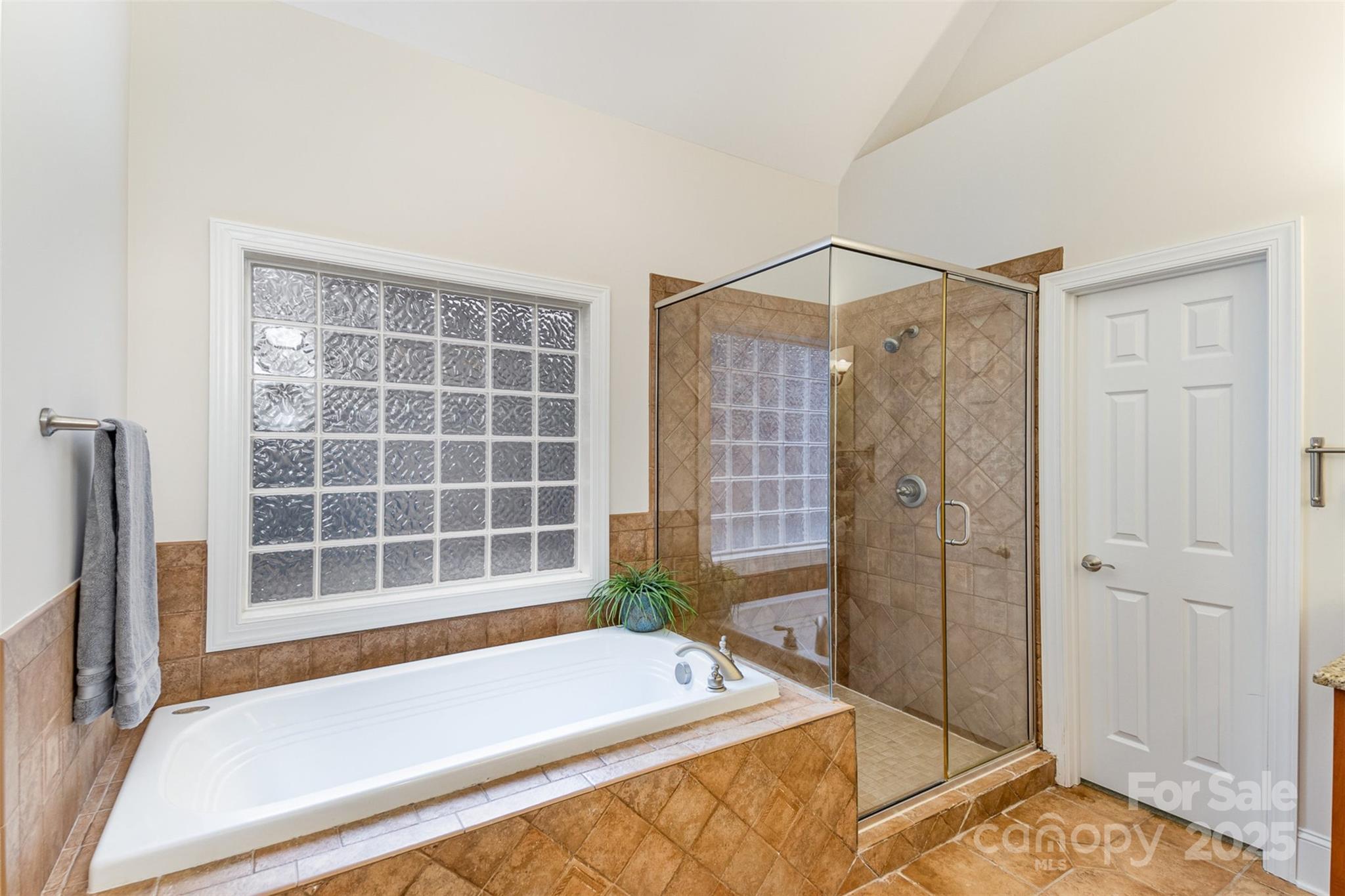 125 Whiterock Drive
