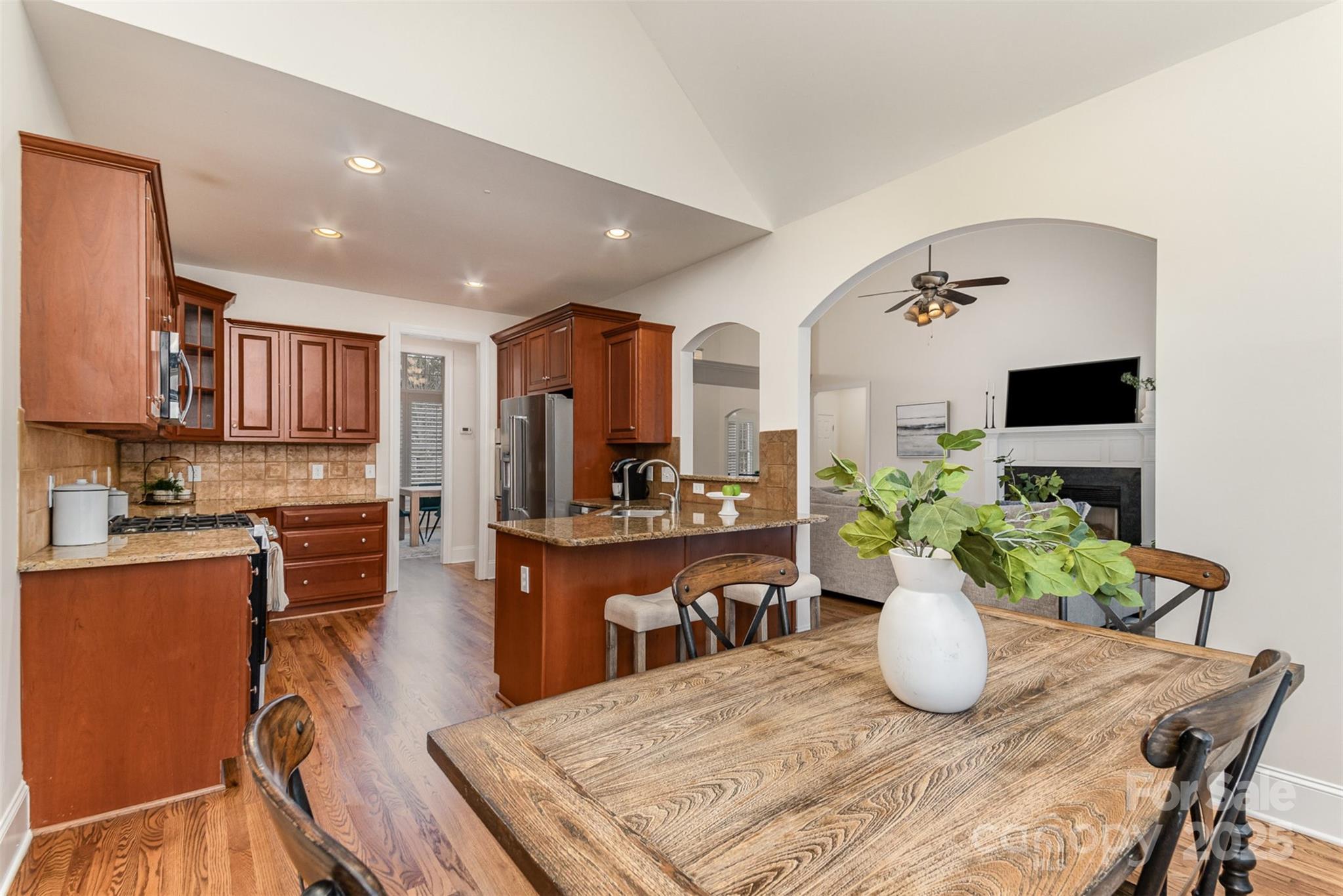 125 Whiterock Drive