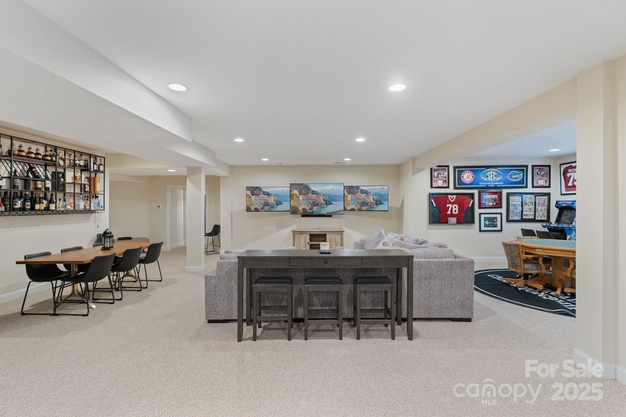 208 Woodwinds Drive
