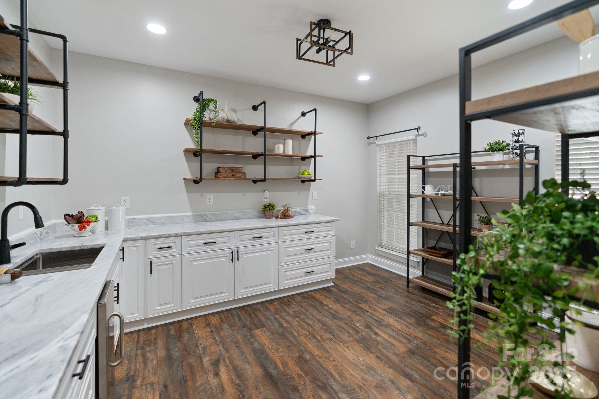 208 Woodwinds Drive