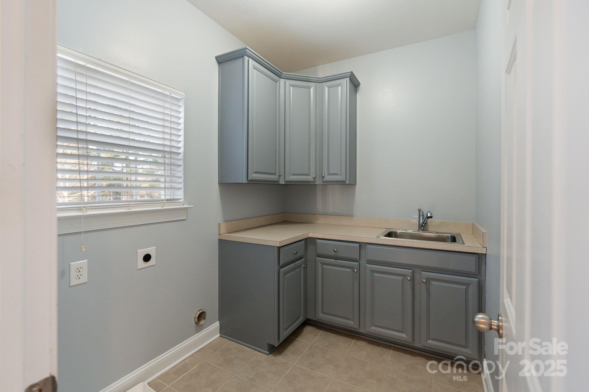 208 Woodwinds Drive