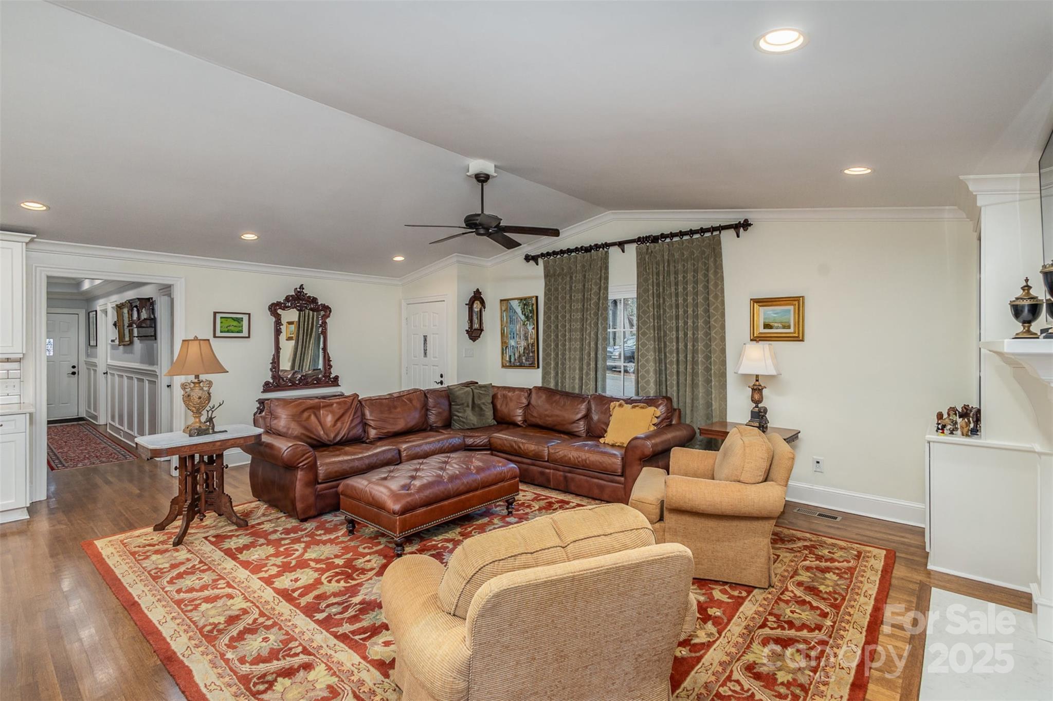 810 Bridgewood Drive