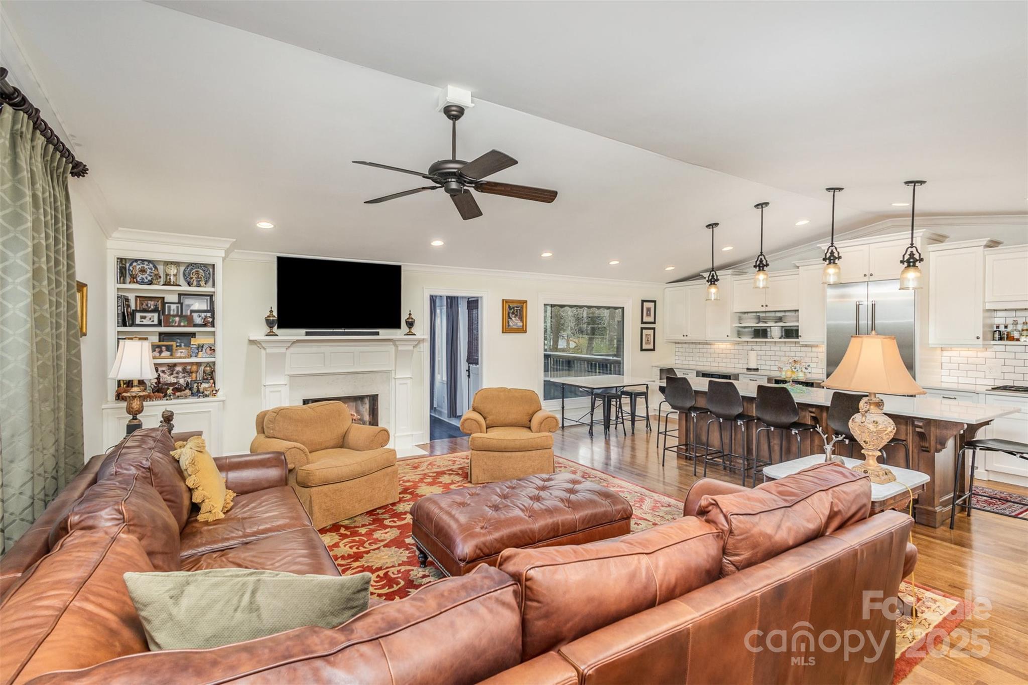 810 Bridgewood Drive