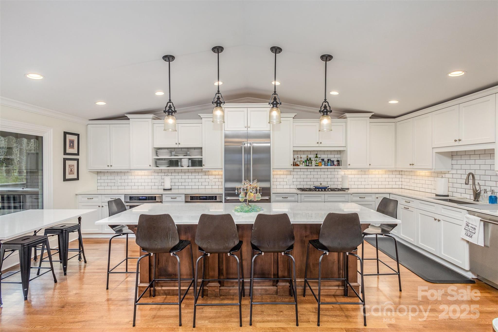 810 Bridgewood Drive