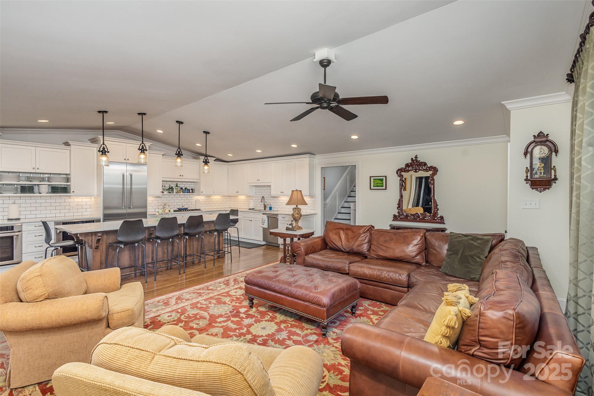 810 Bridgewood Drive