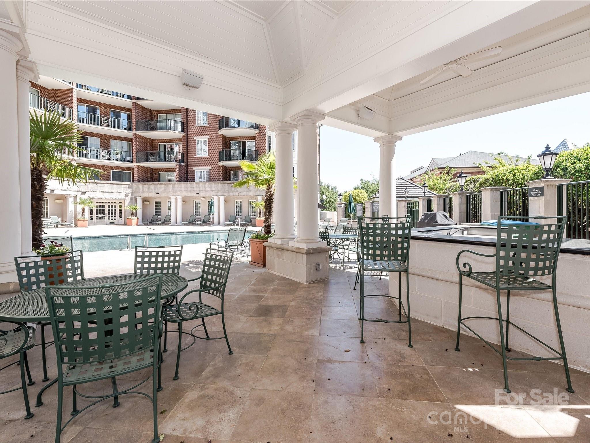 300 W 5th Street W Unit: 407