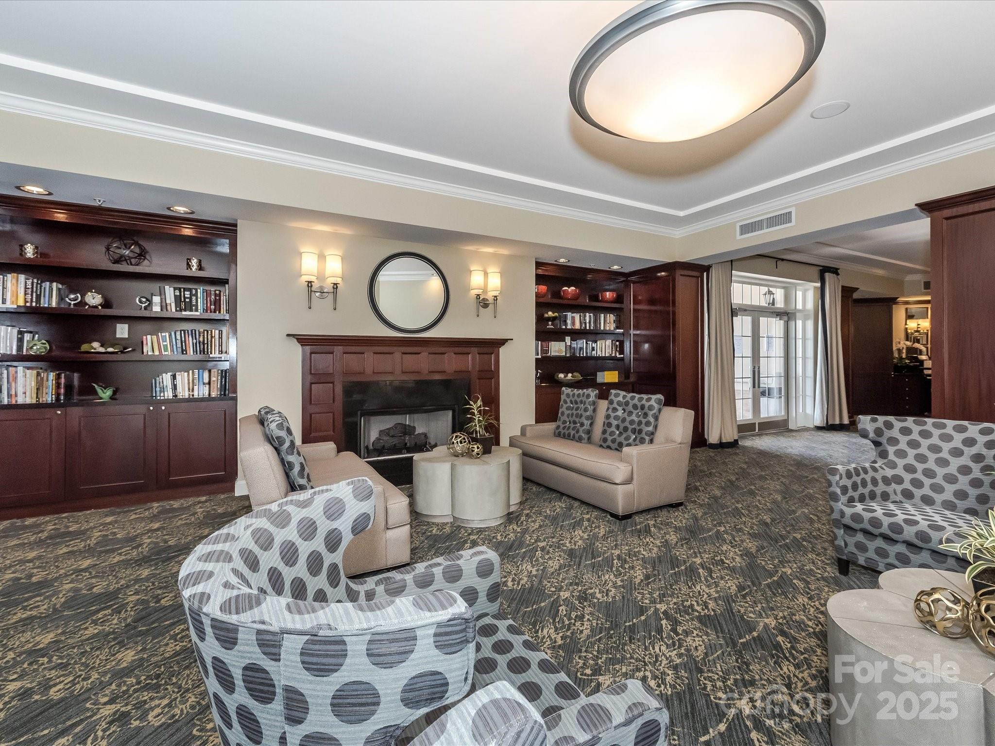 300 W 5th Street W Unit: 407