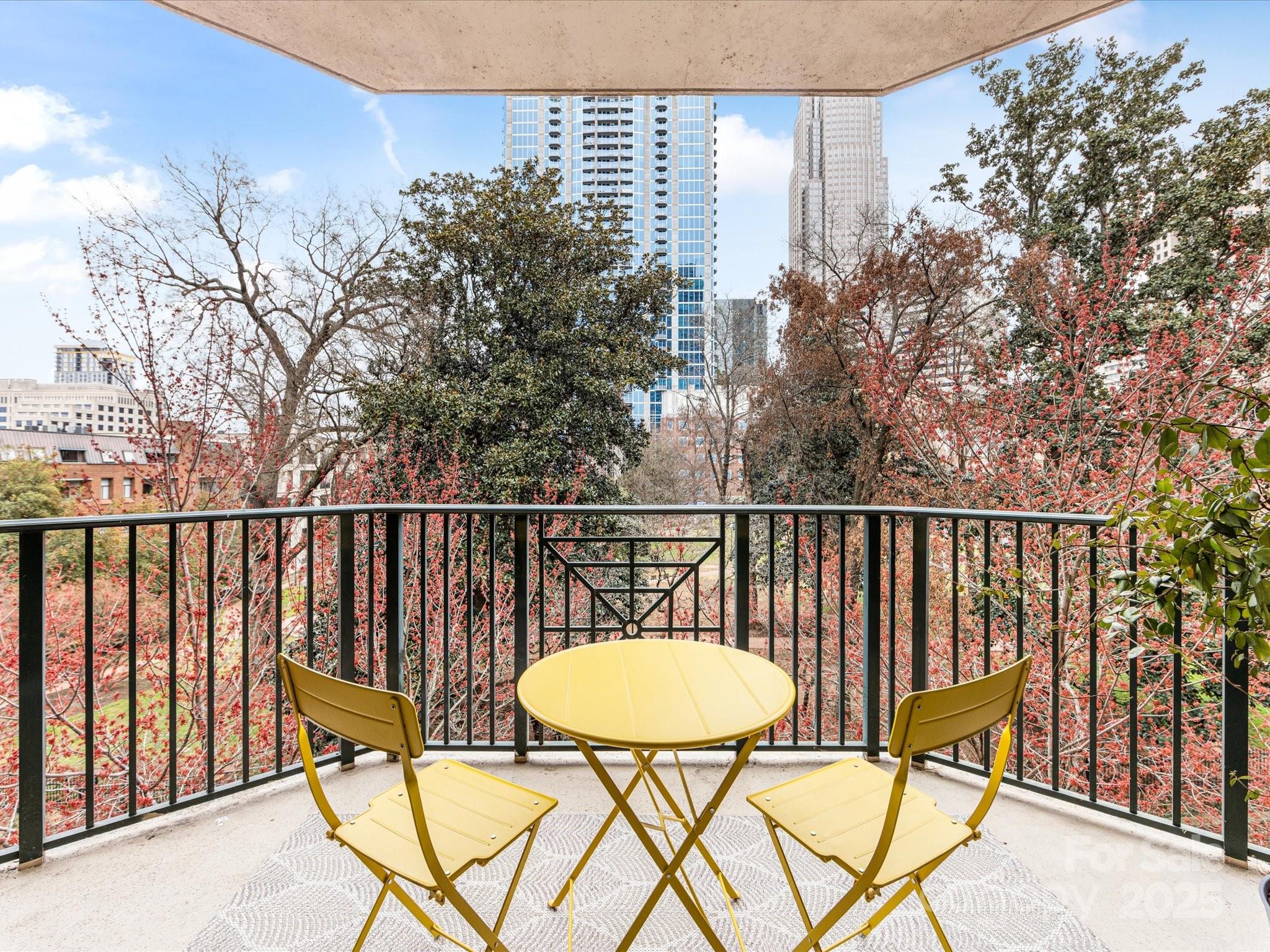 300 W 5th Street W Unit: 407