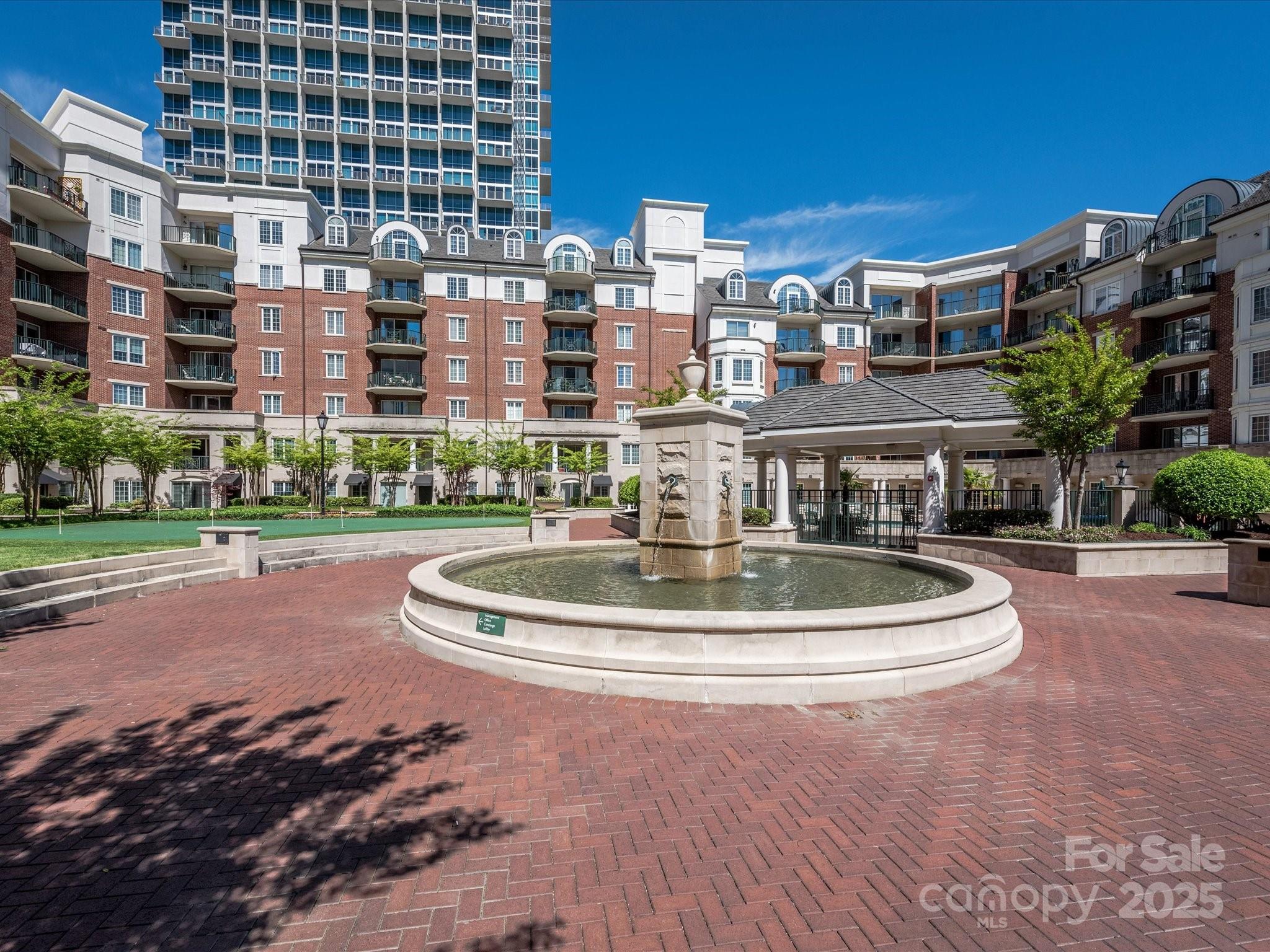 300 W 5th Street W Unit: 407