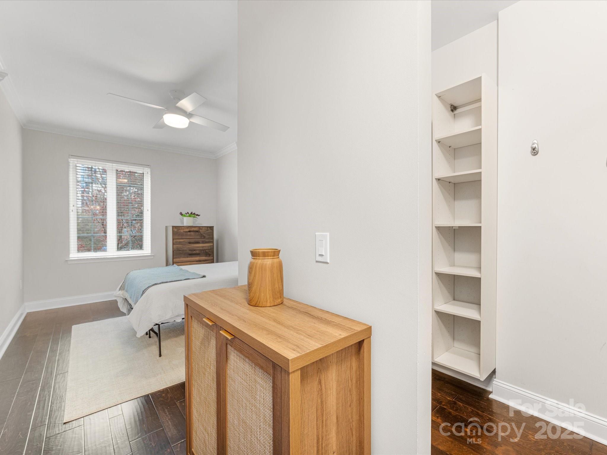 300 W 5th Street W Unit: 407