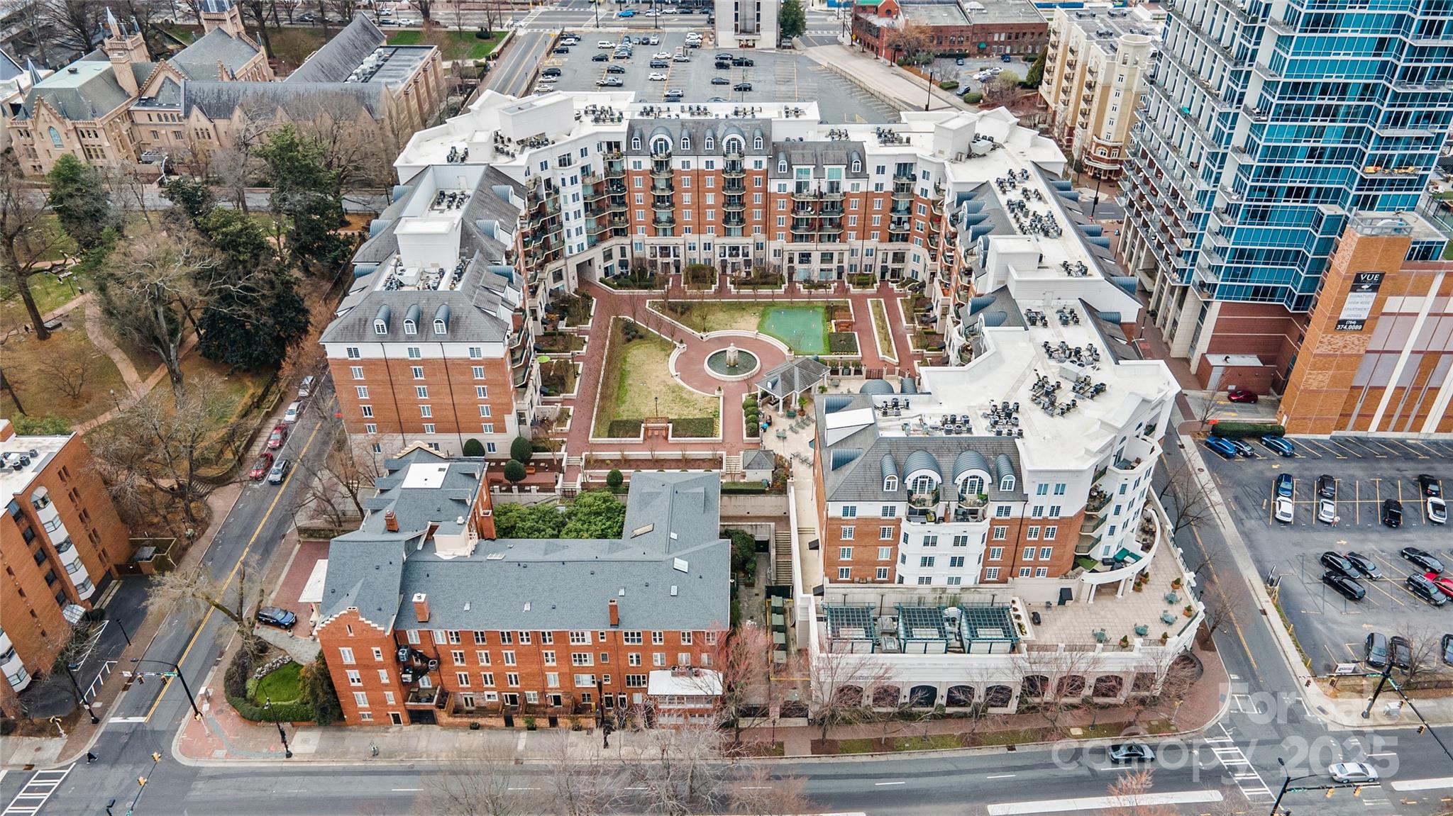 300 W 5th Street W Unit: 407