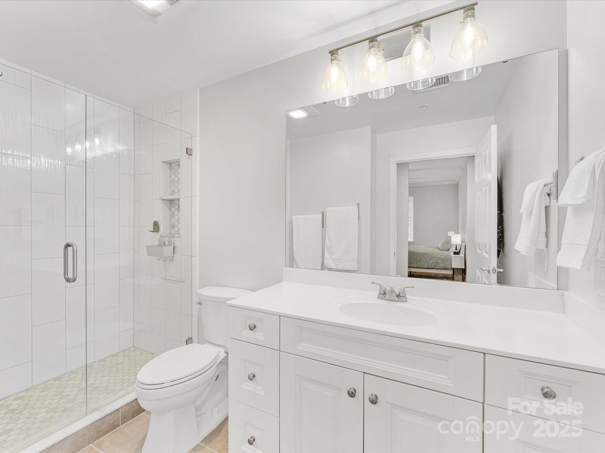 300 W 5th Street W Unit: 407