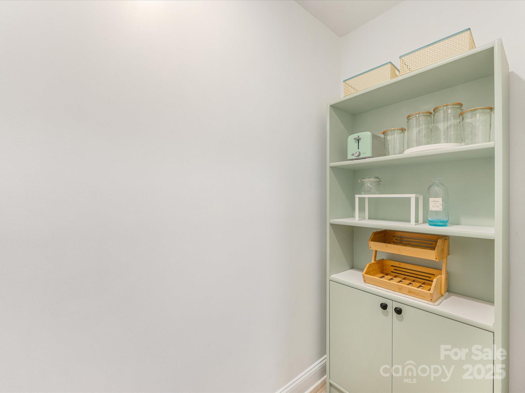 300 W 5th Street W Unit: 407