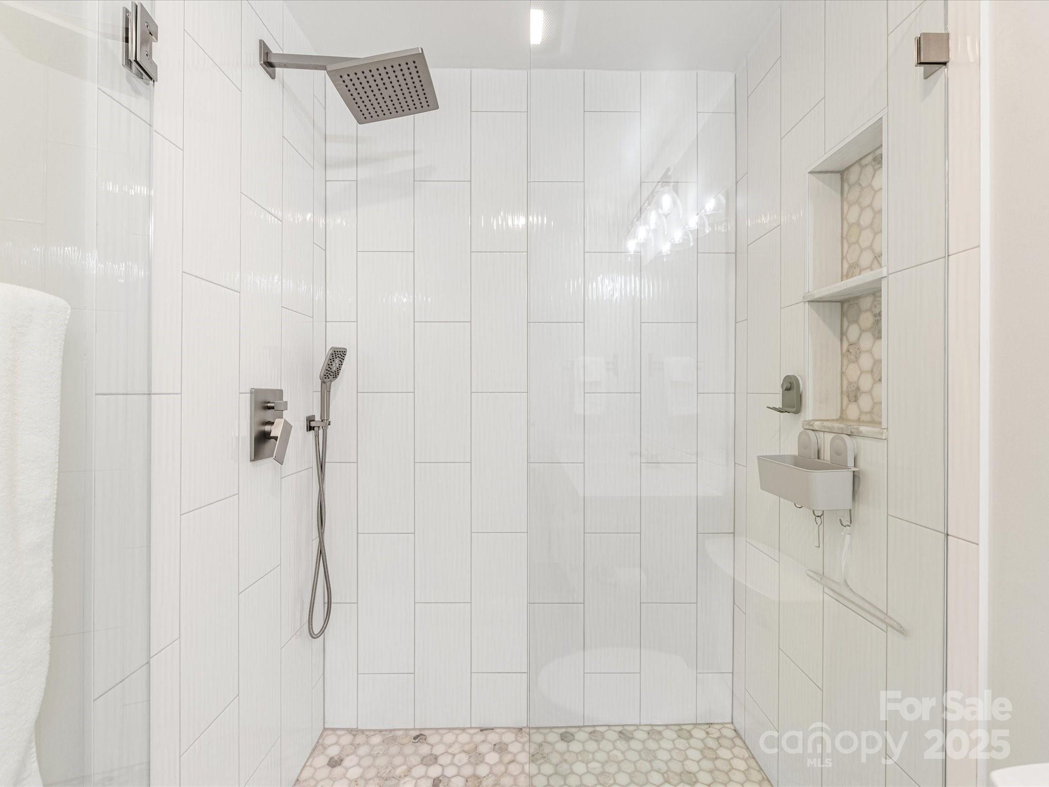 300 W 5th Street W Unit: 407