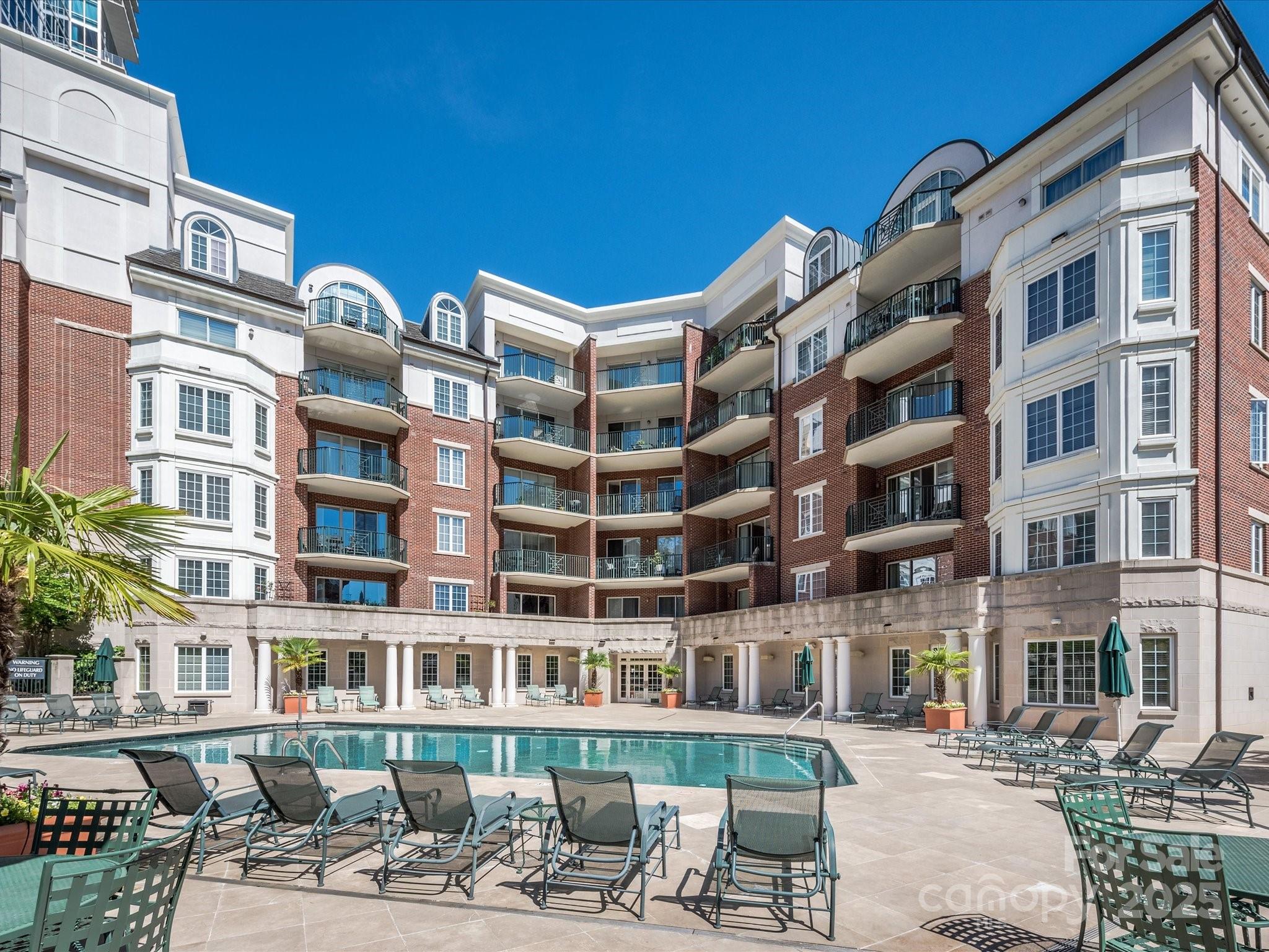 300 W 5th Street W Unit: 407