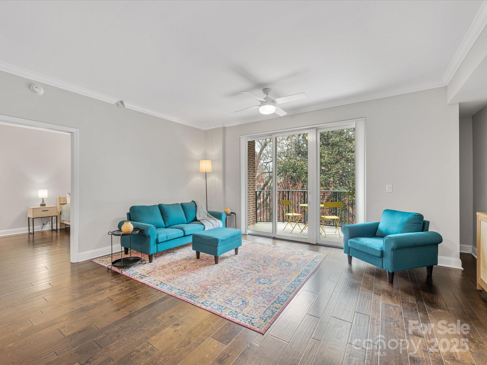 300 W 5th Street W Unit: 407