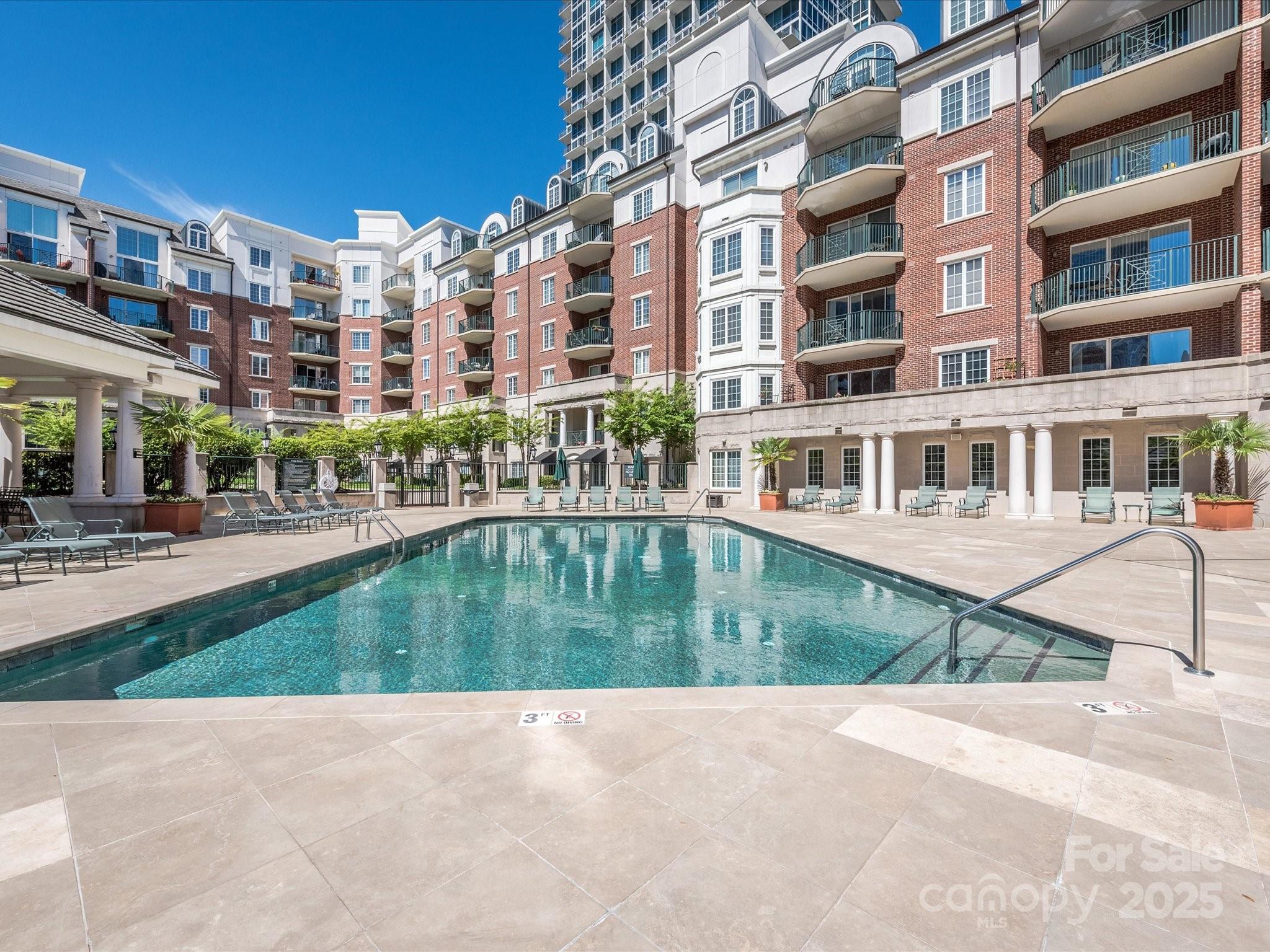 300 W 5th Street W Unit: 407