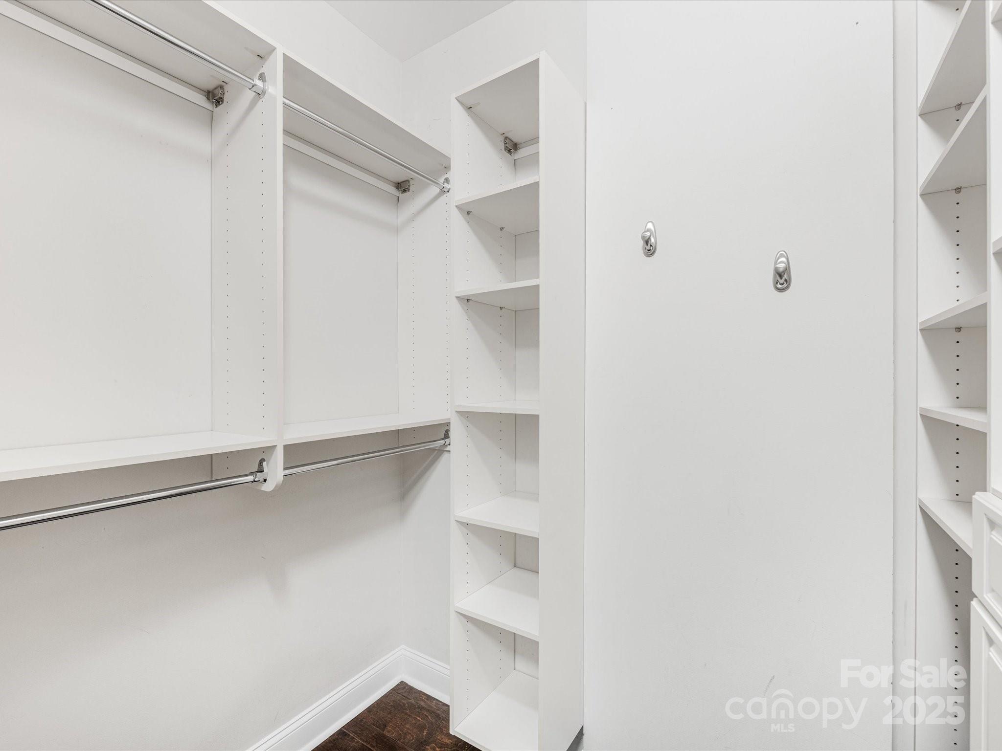 300 W 5th Street W Unit: 407