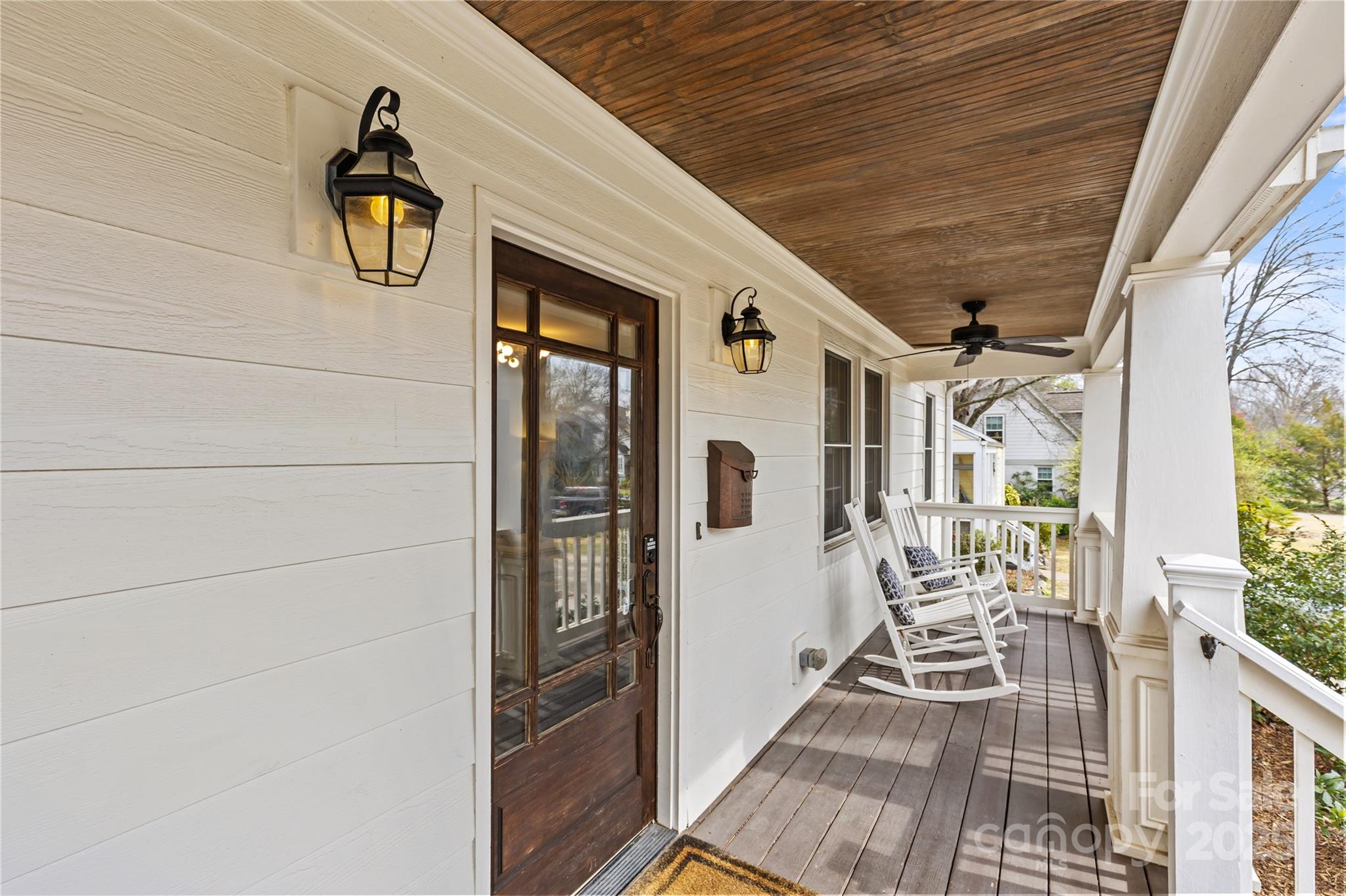 2425 Kingsbury Drive