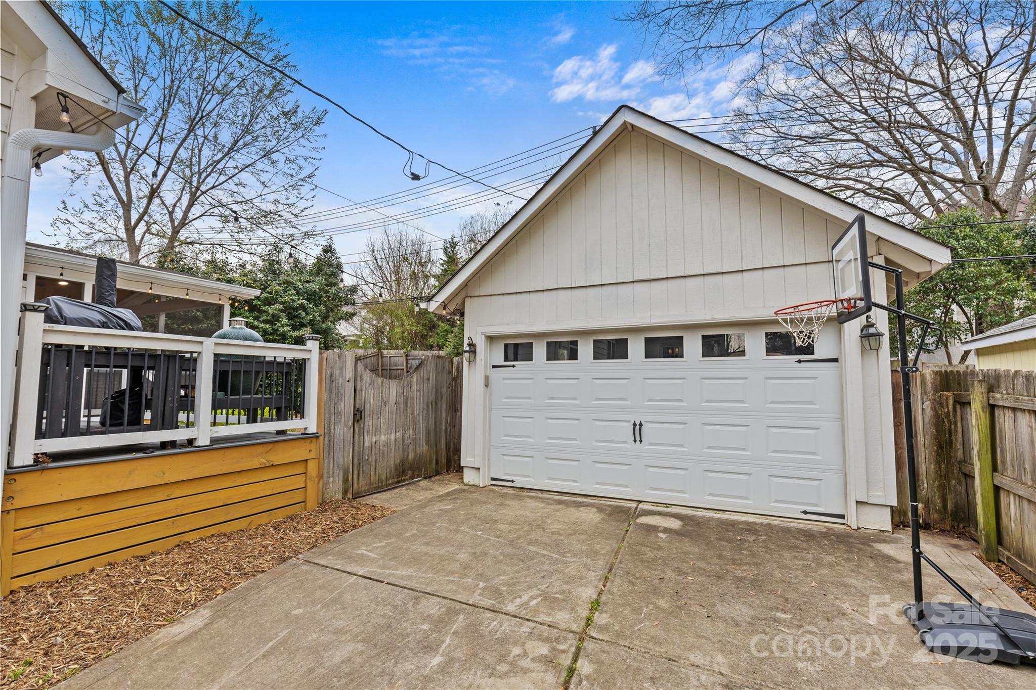 2425 Kingsbury Drive