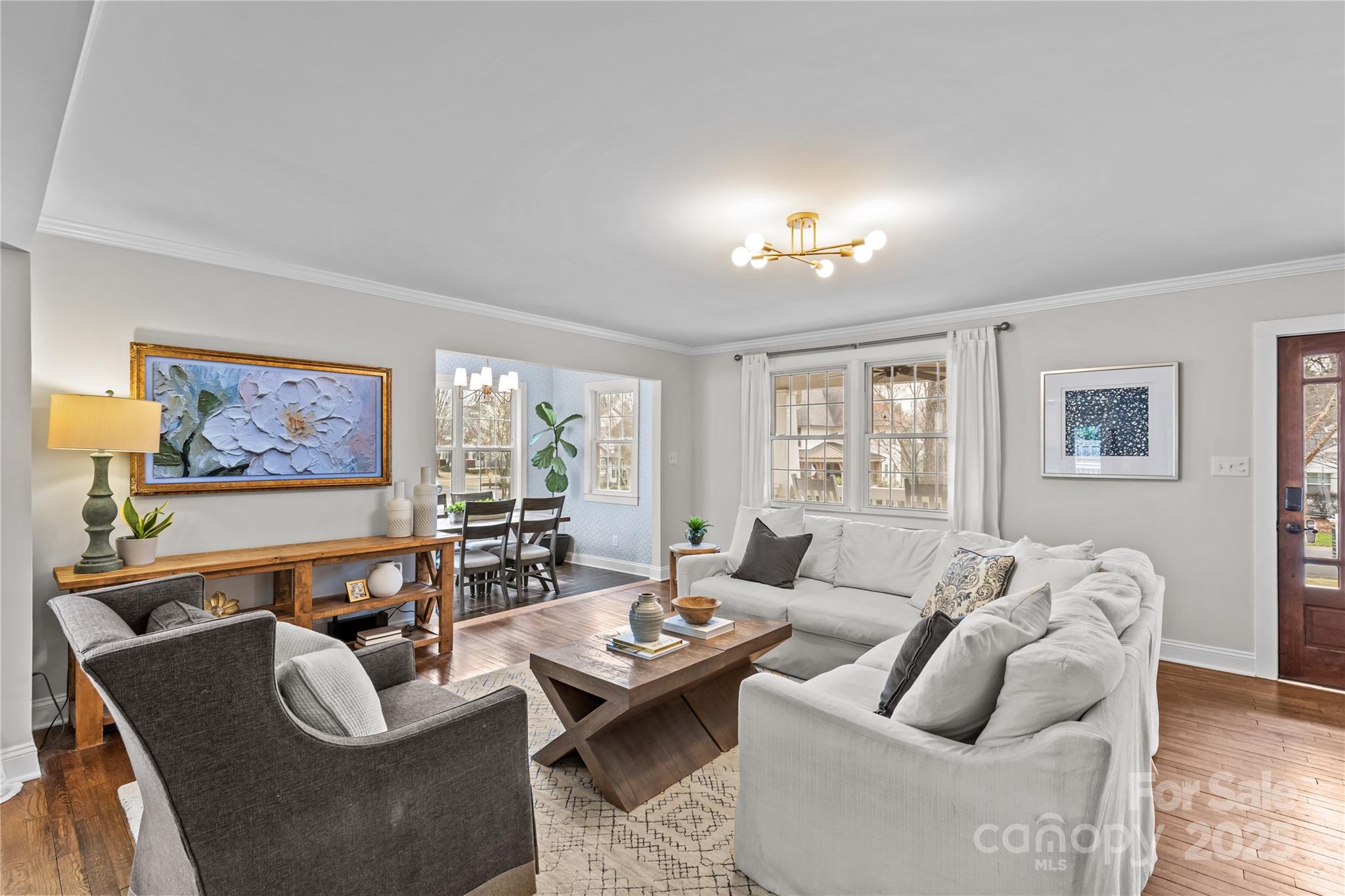 2425 Kingsbury Drive