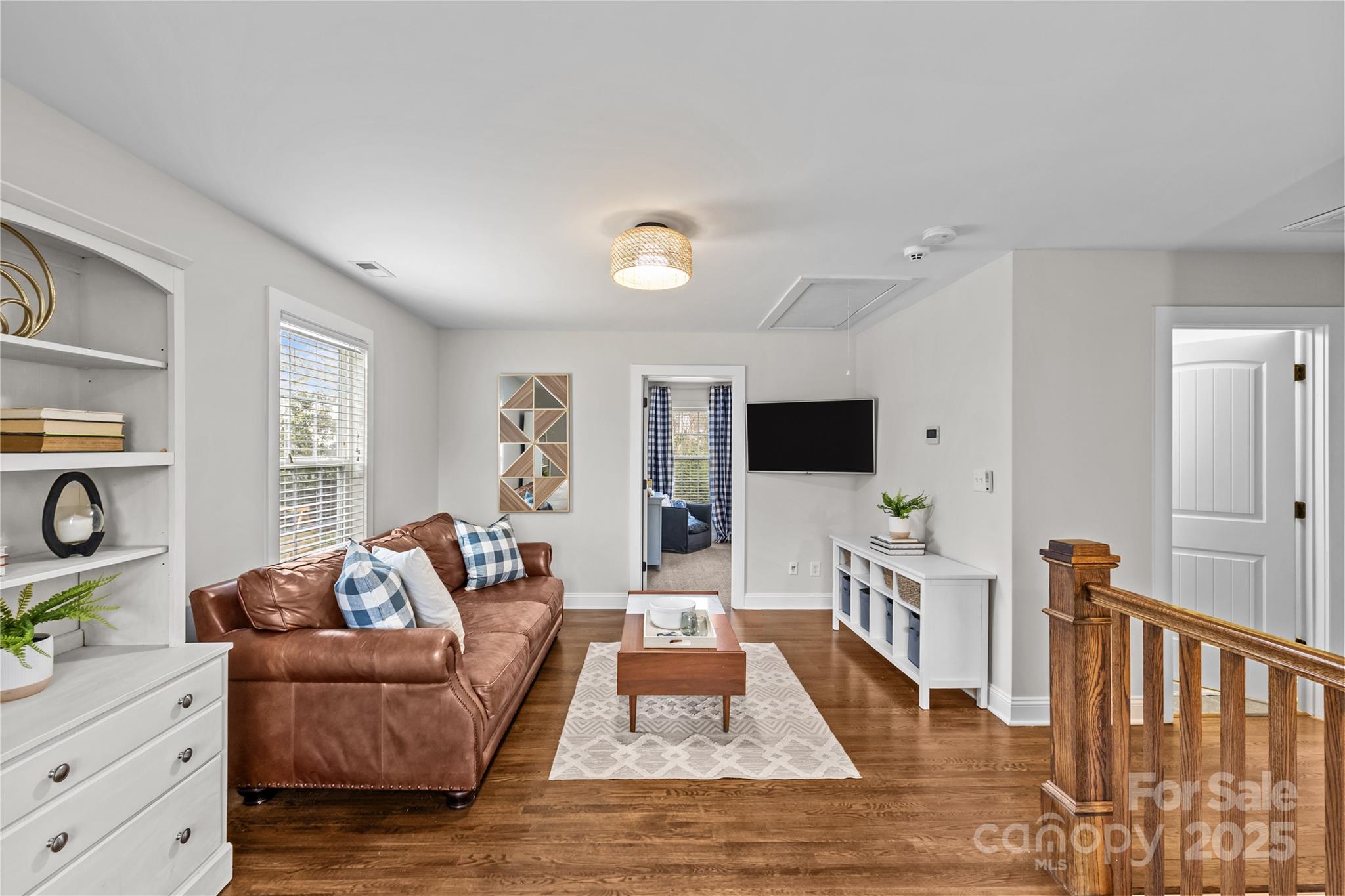 2425 Kingsbury Drive