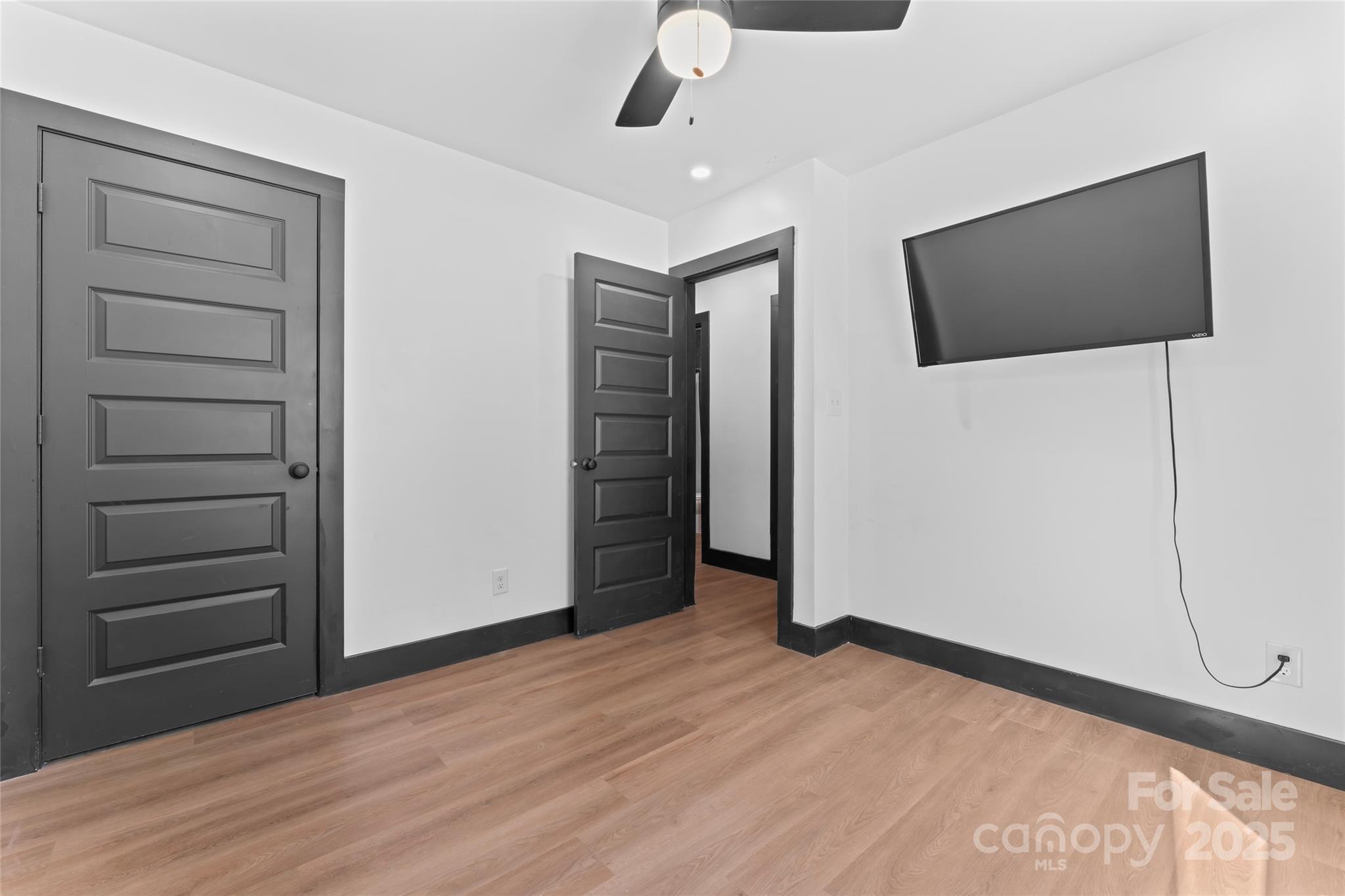 5501 Joyce Drive Unit: 27