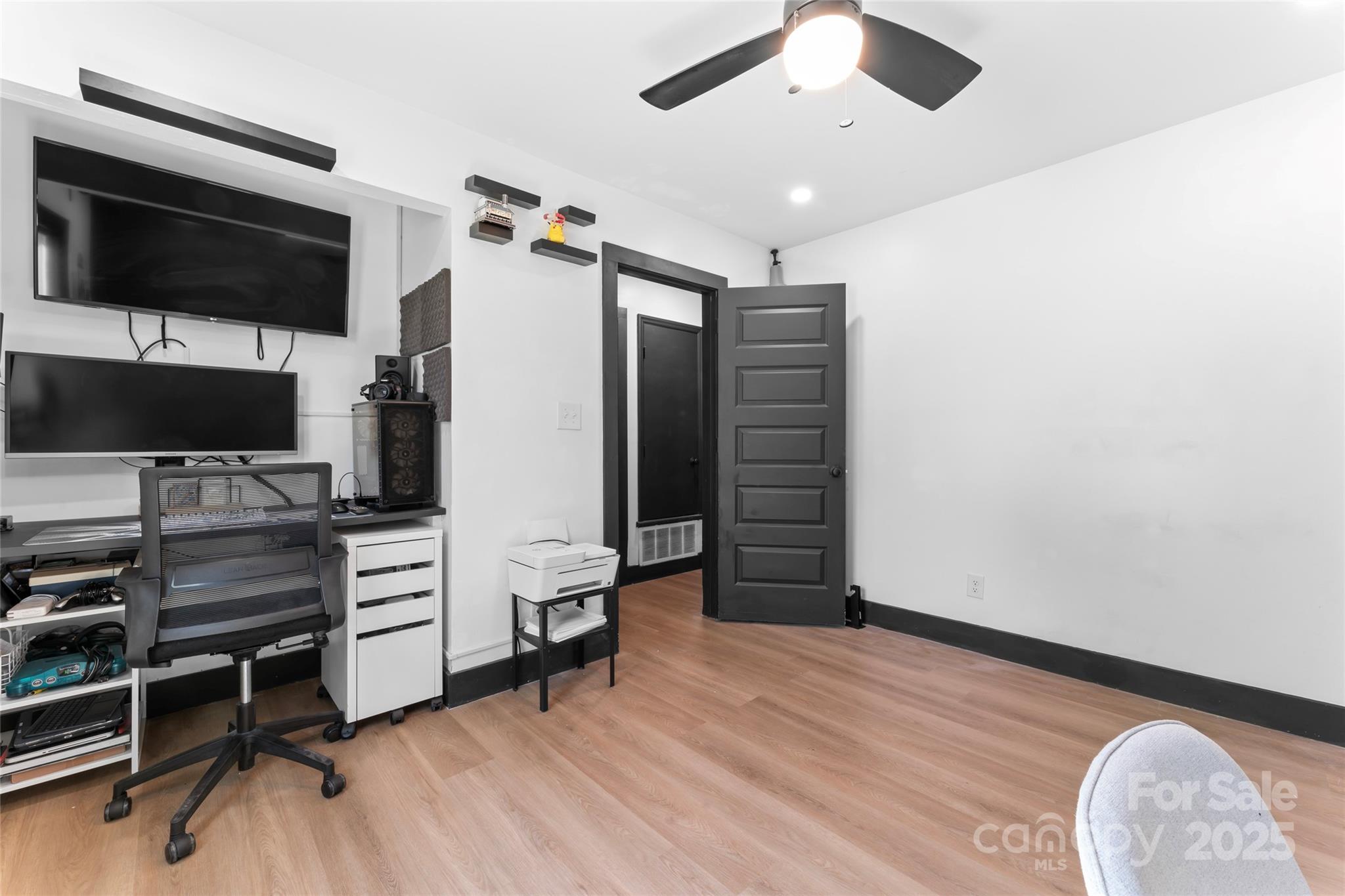 5501 Joyce Drive Unit: 27