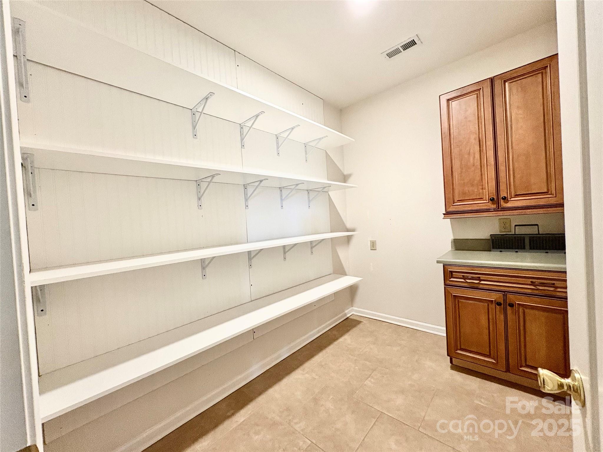 707 Sinclair Drive Unit: 291