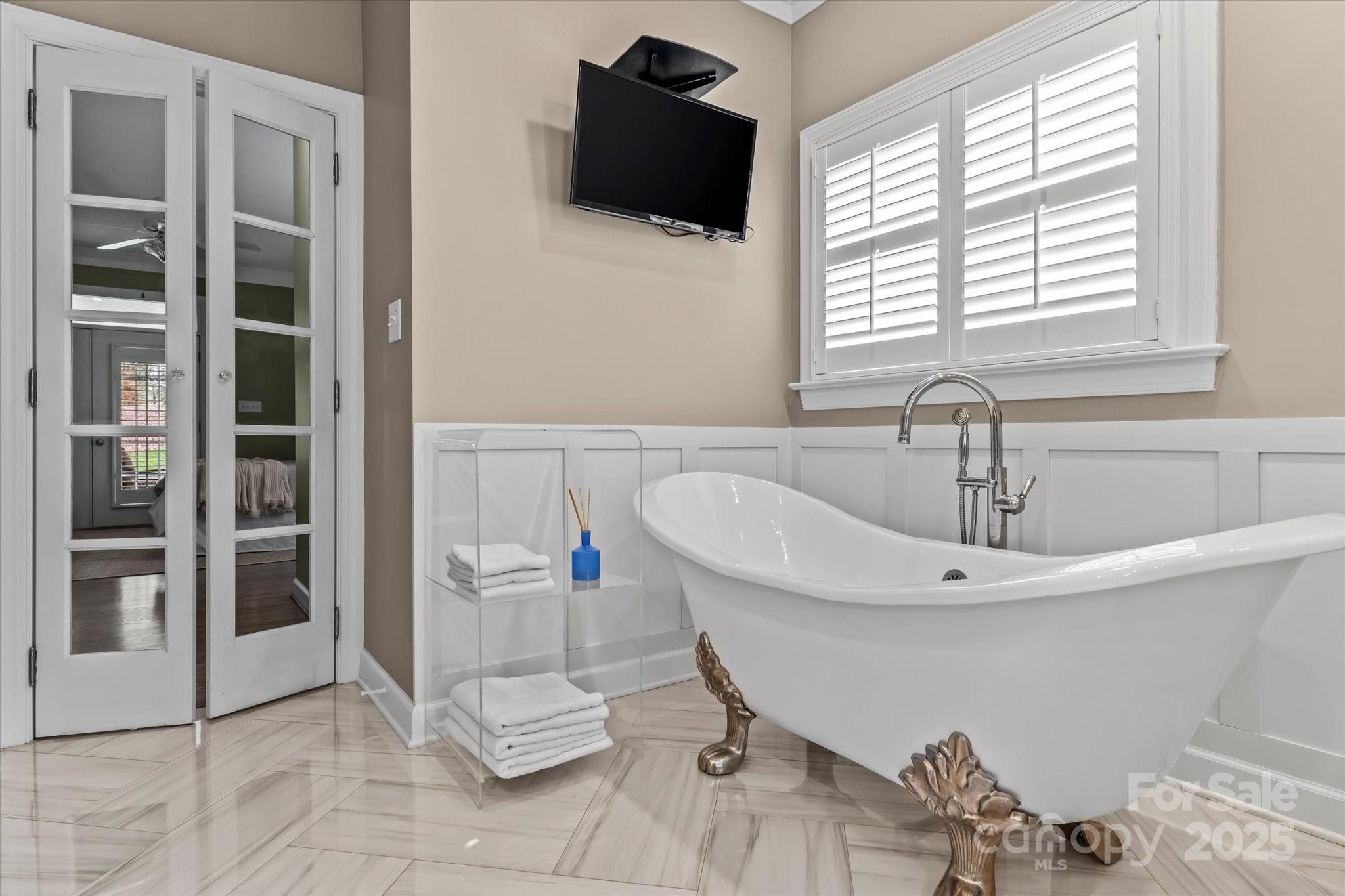 21721 Shoveller Court