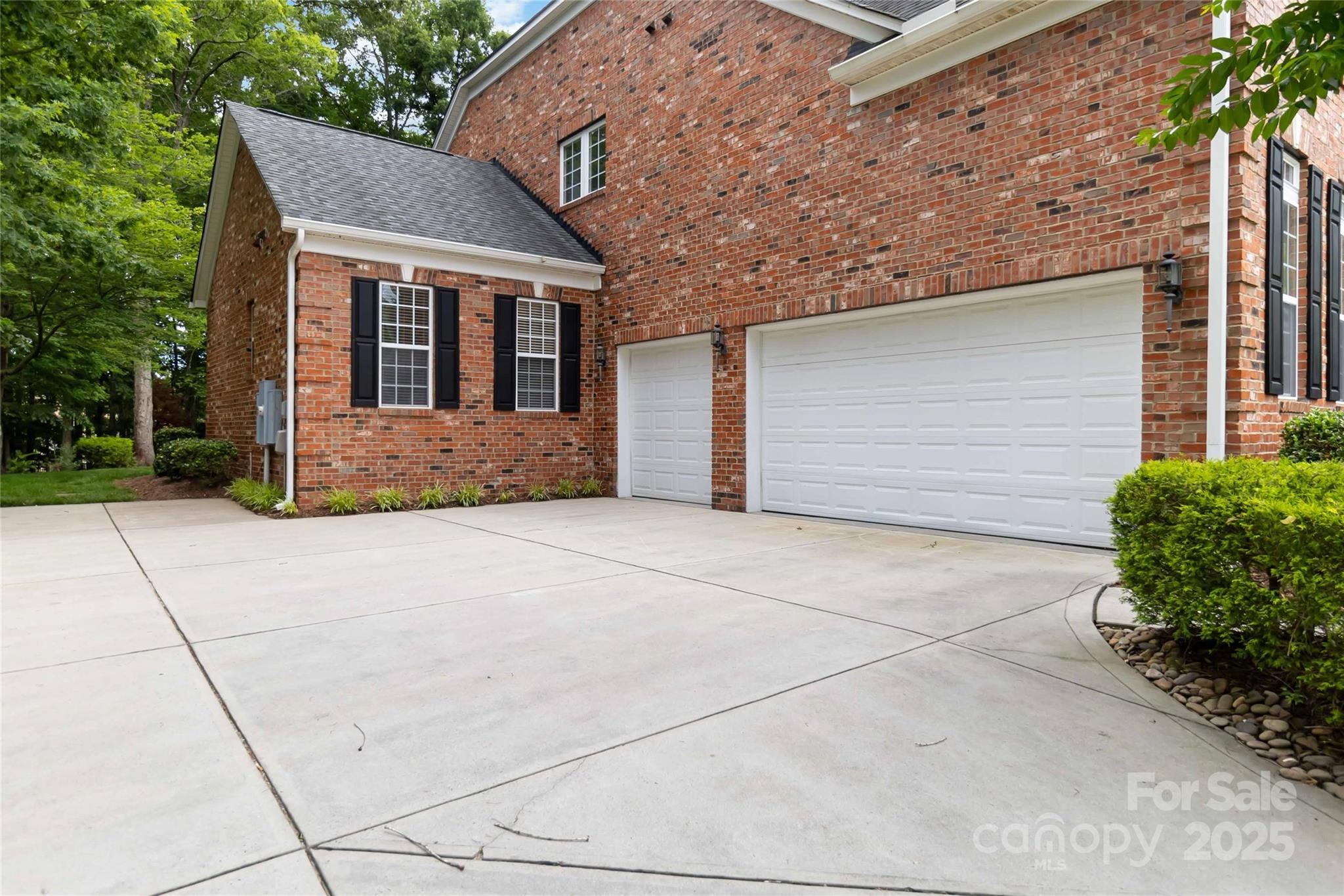 7302 Yellowhorn Trail