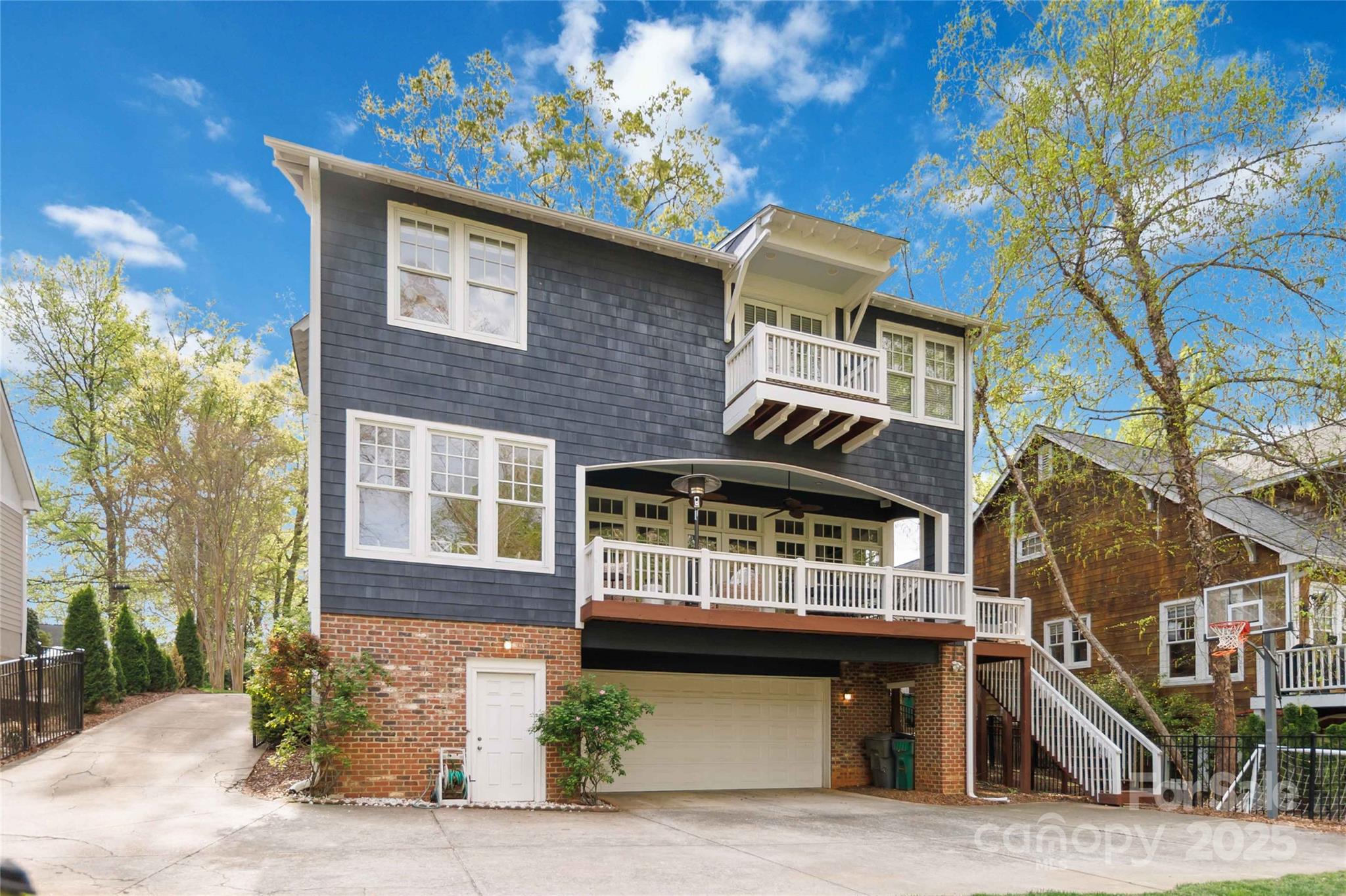 1921 Brandon Circle