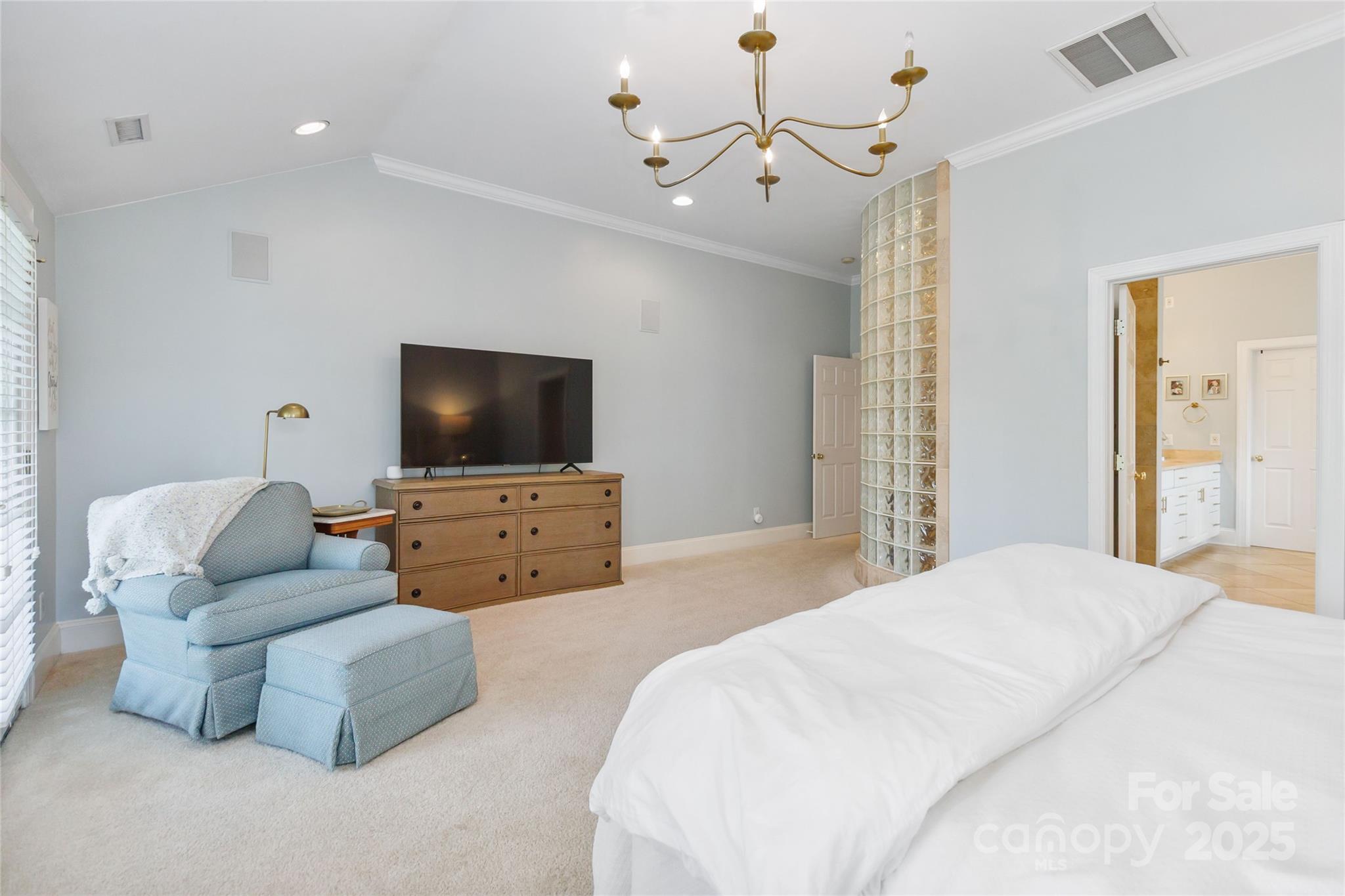1921 Brandon Circle