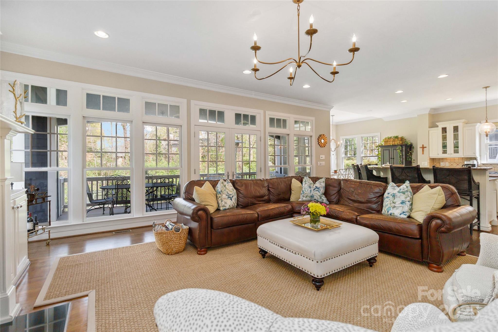 1921 Brandon Circle