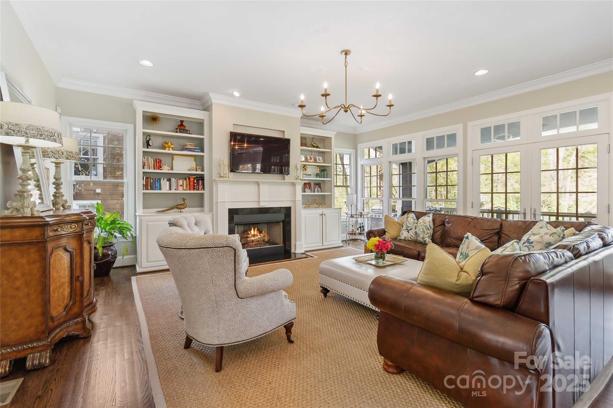 1921 Brandon Circle