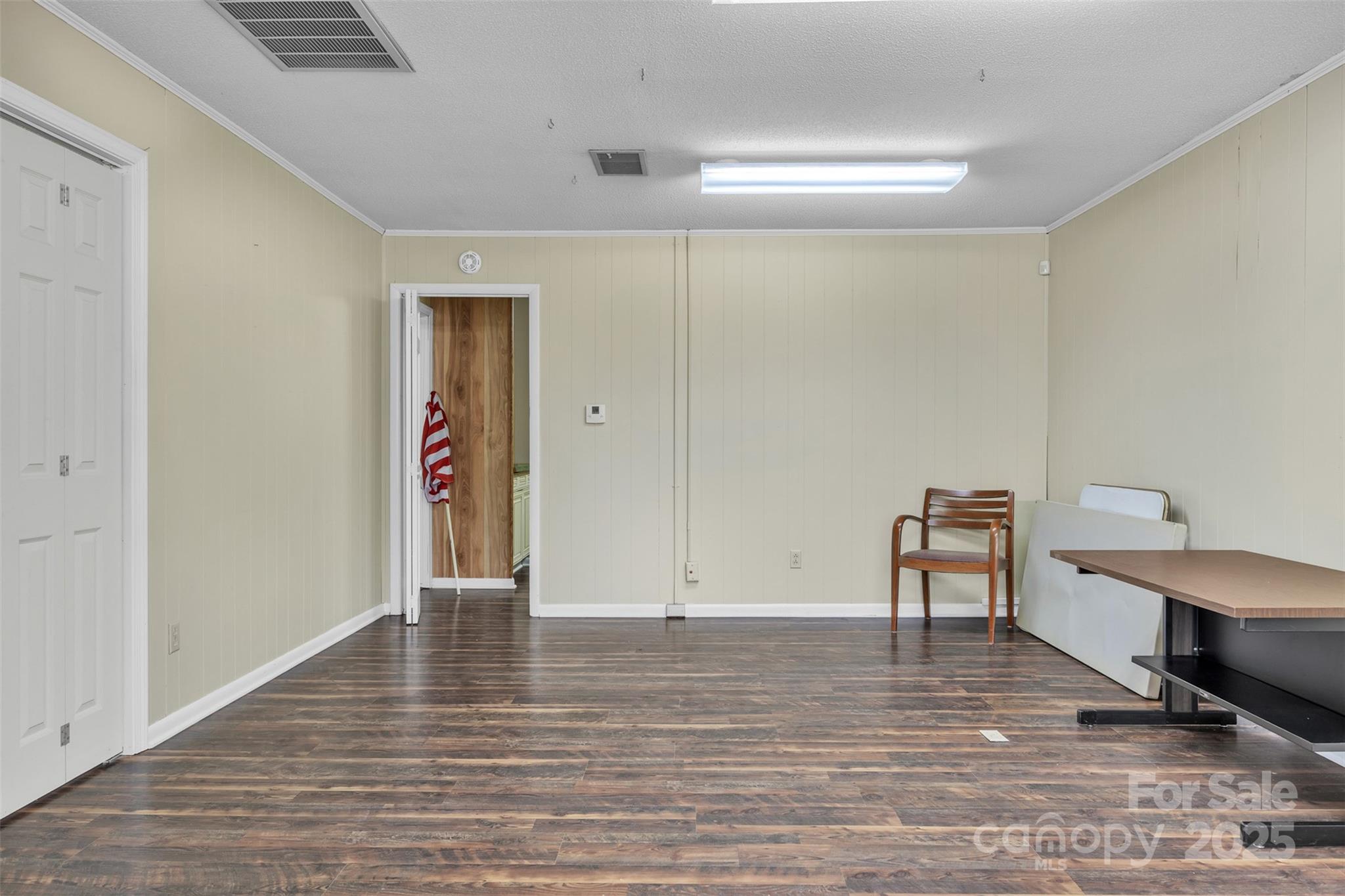 10 1st Avenue NW