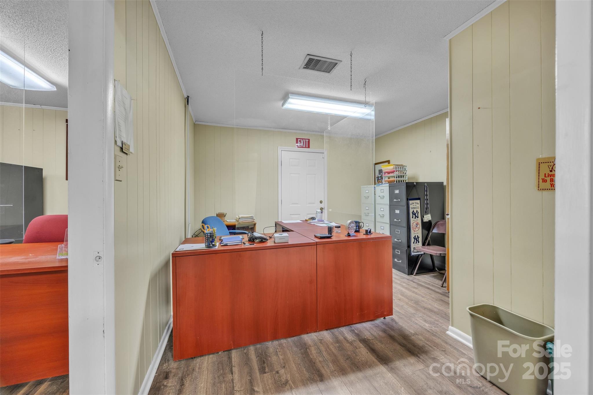 10 1st Avenue NW