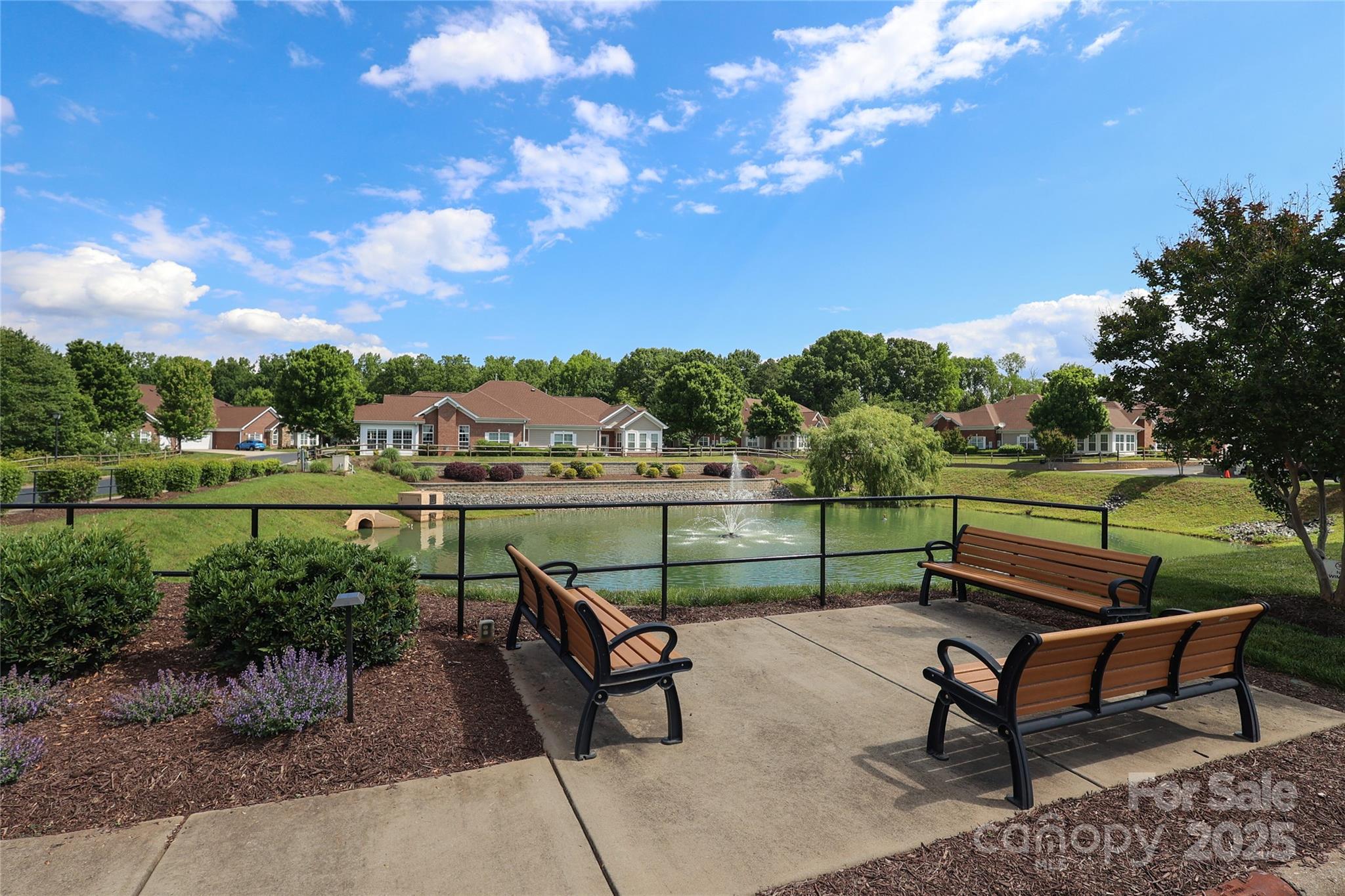 2114 N Castle Court