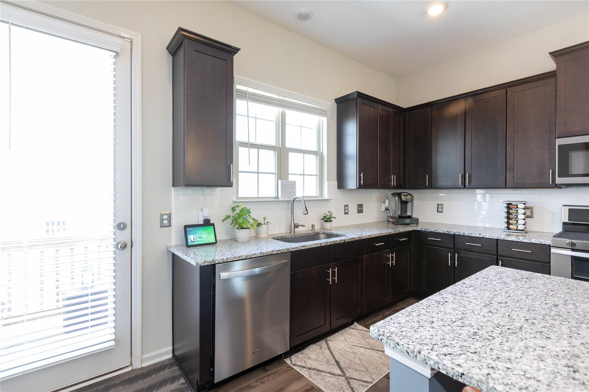 9521 AINSLIE DOWNS Street