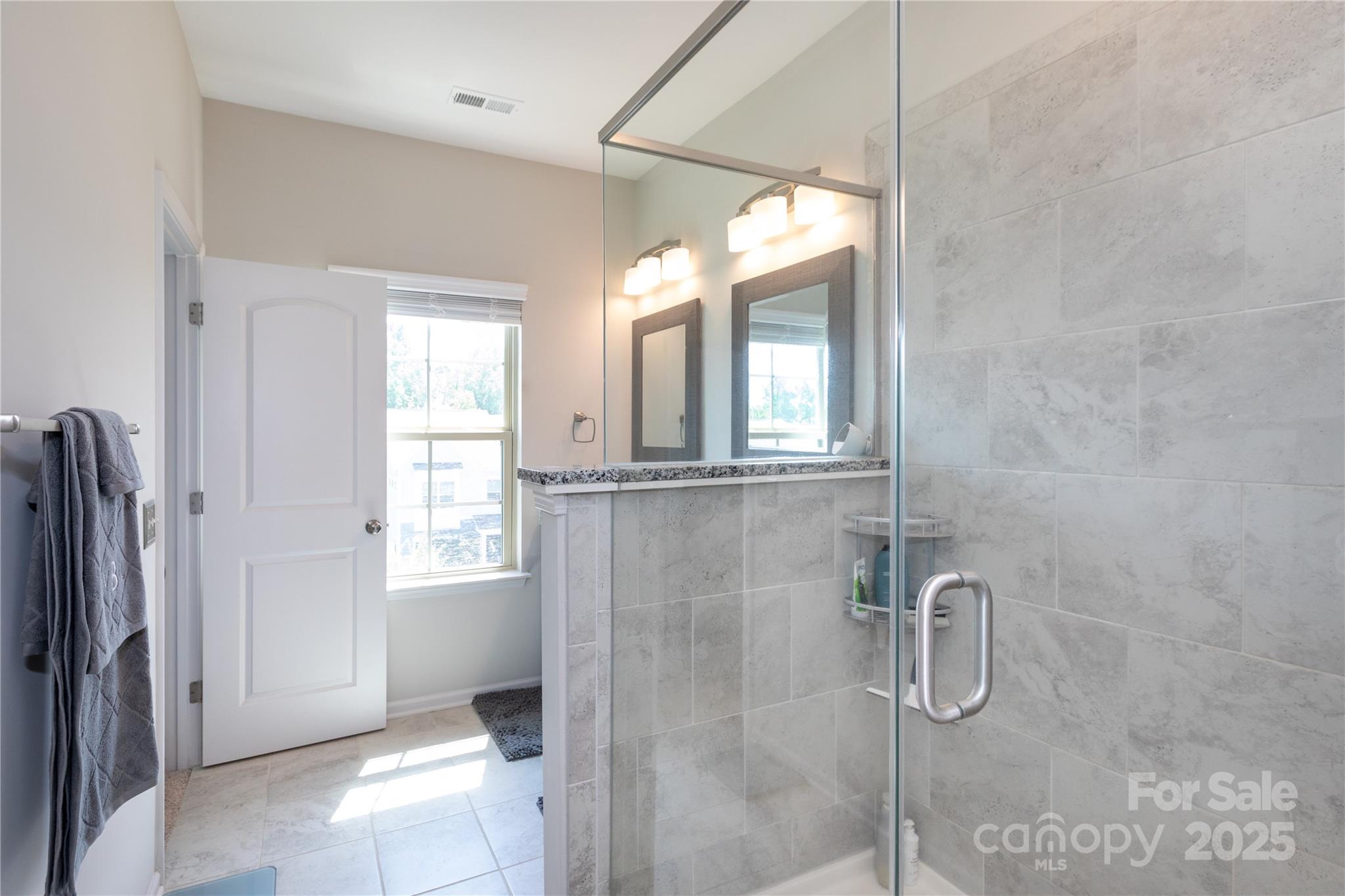 9521 AINSLIE DOWNS Street