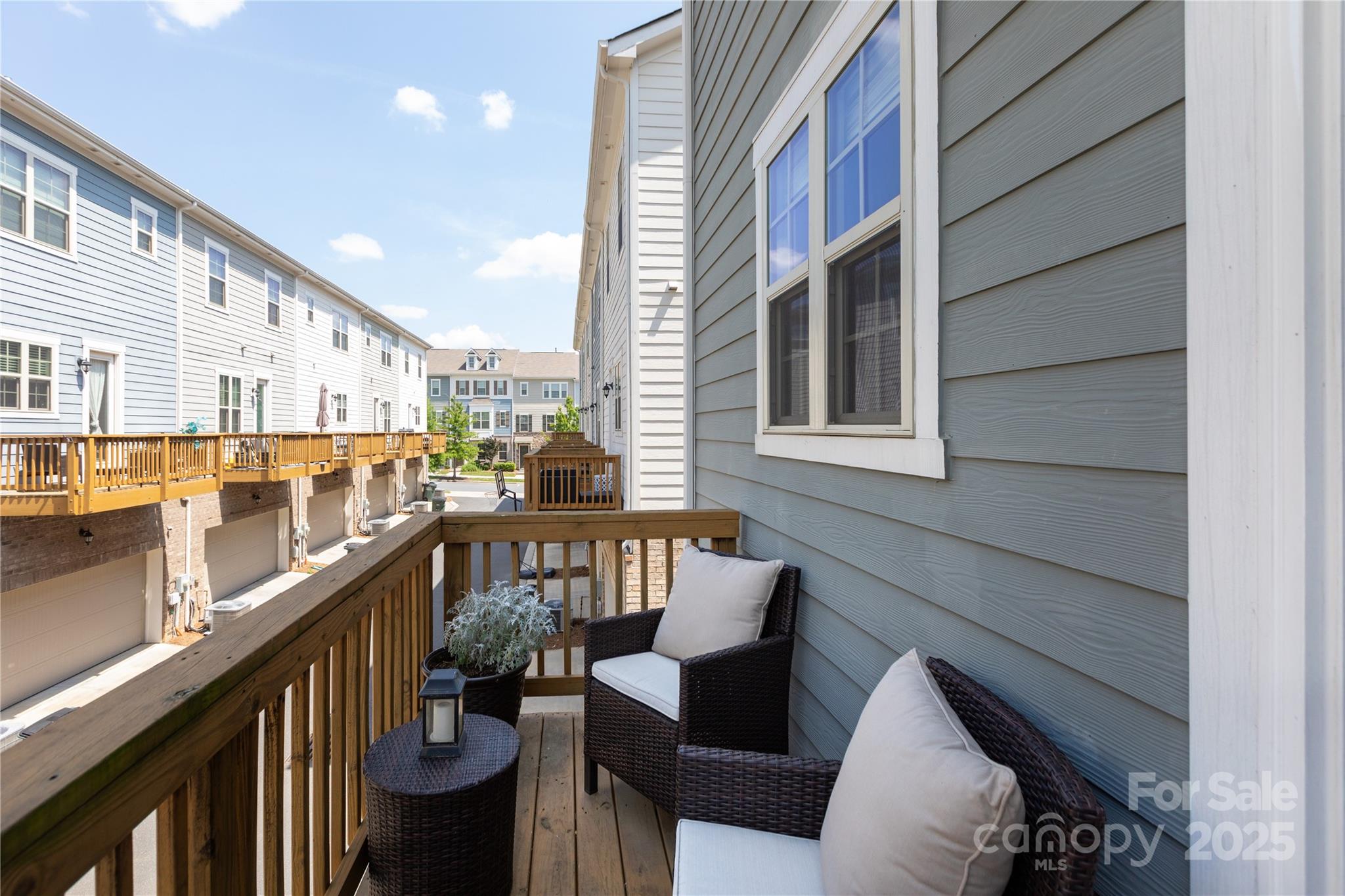 9521 AINSLIE DOWNS Street