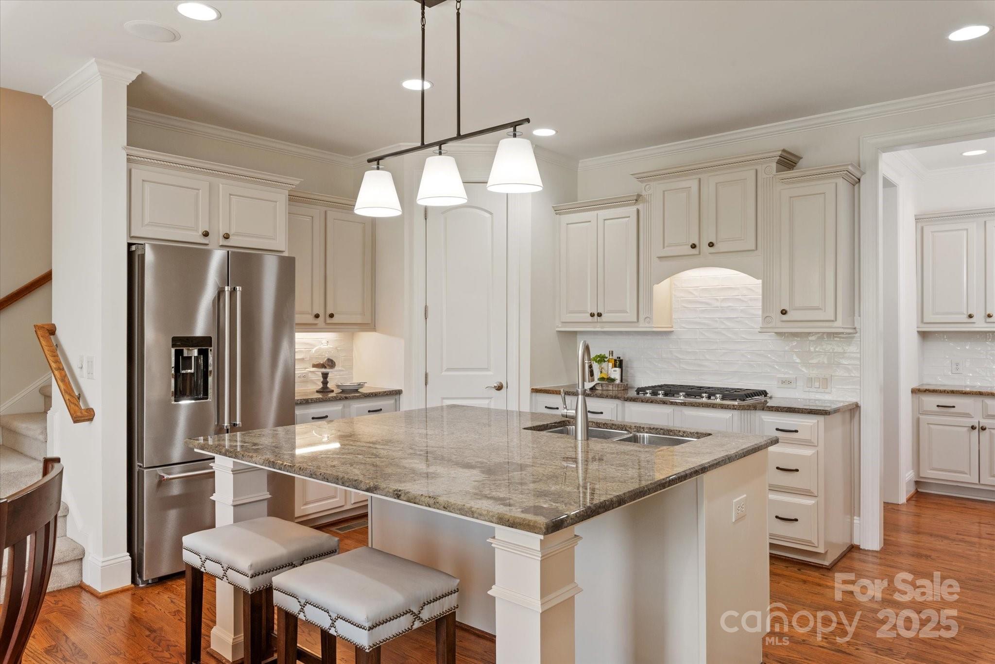 7507 Meadowgate Lane