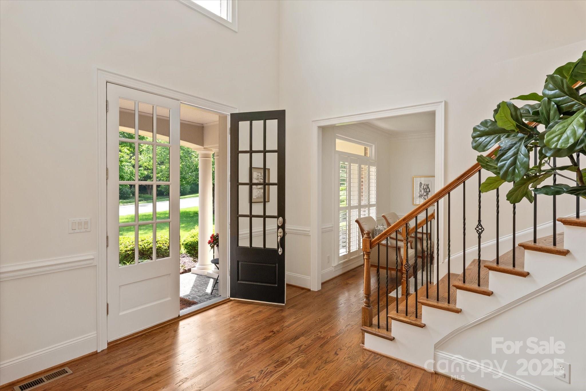 7507 Meadowgate Lane