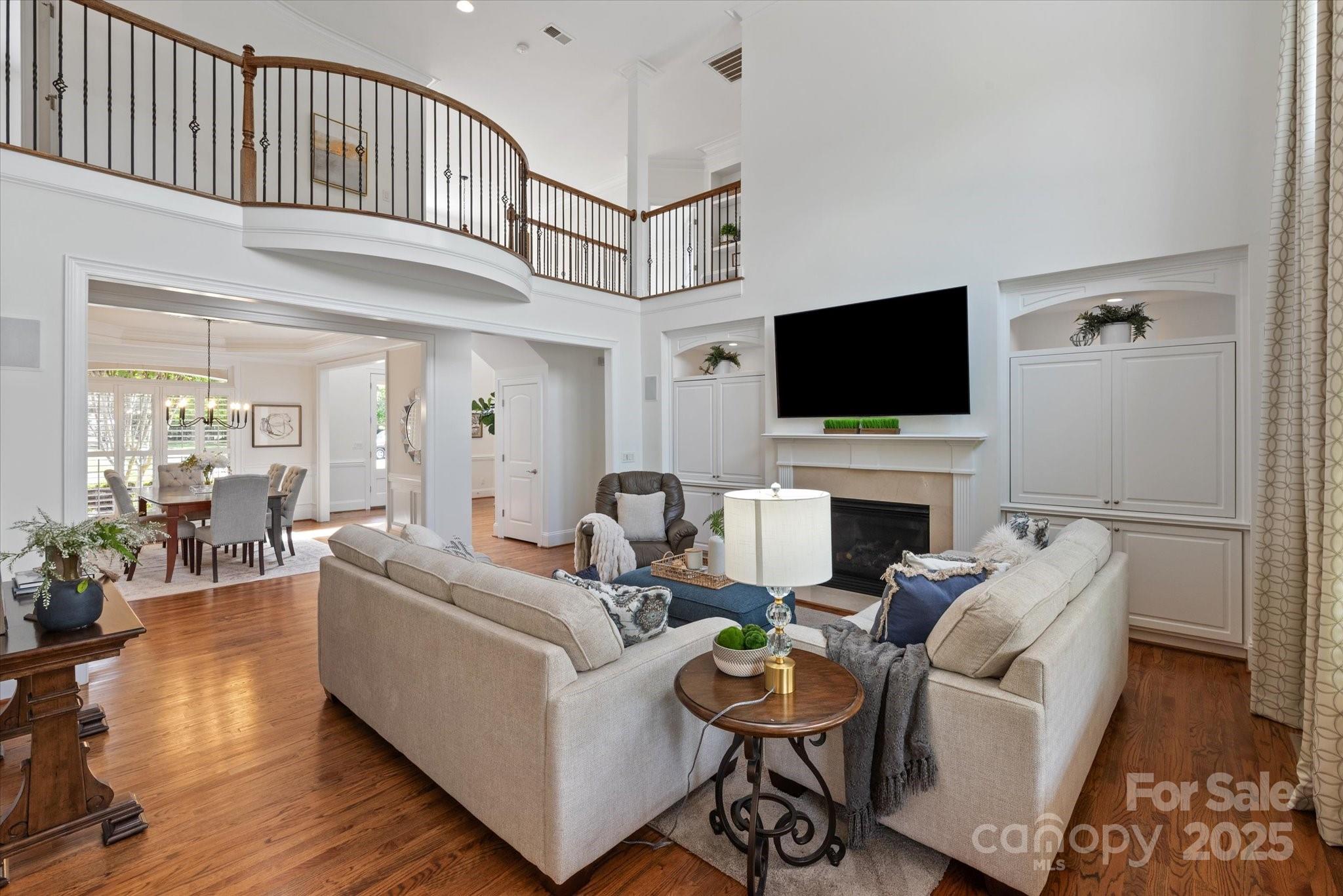 7507 Meadowgate Lane