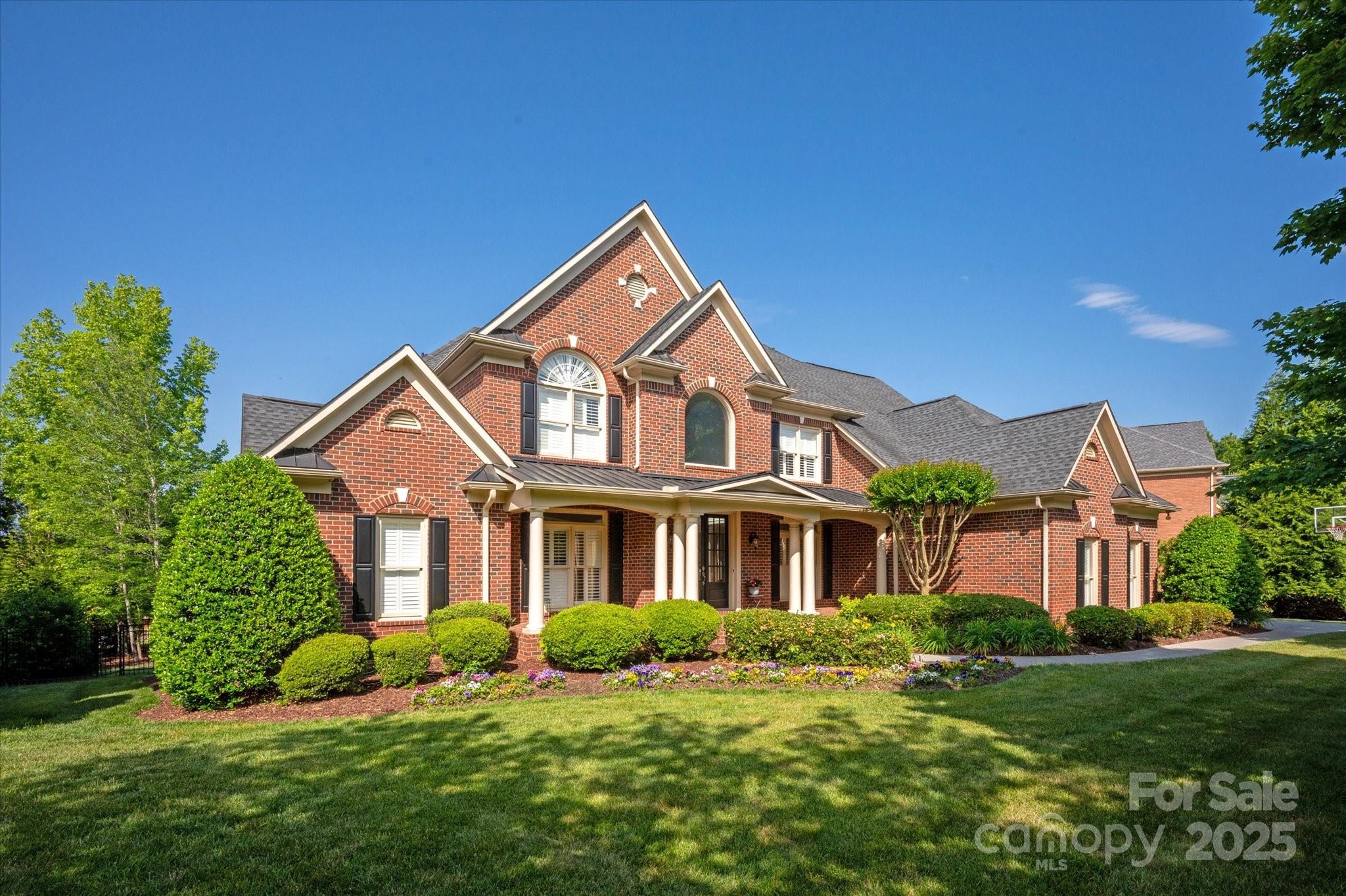 7507 Meadowgate Lane