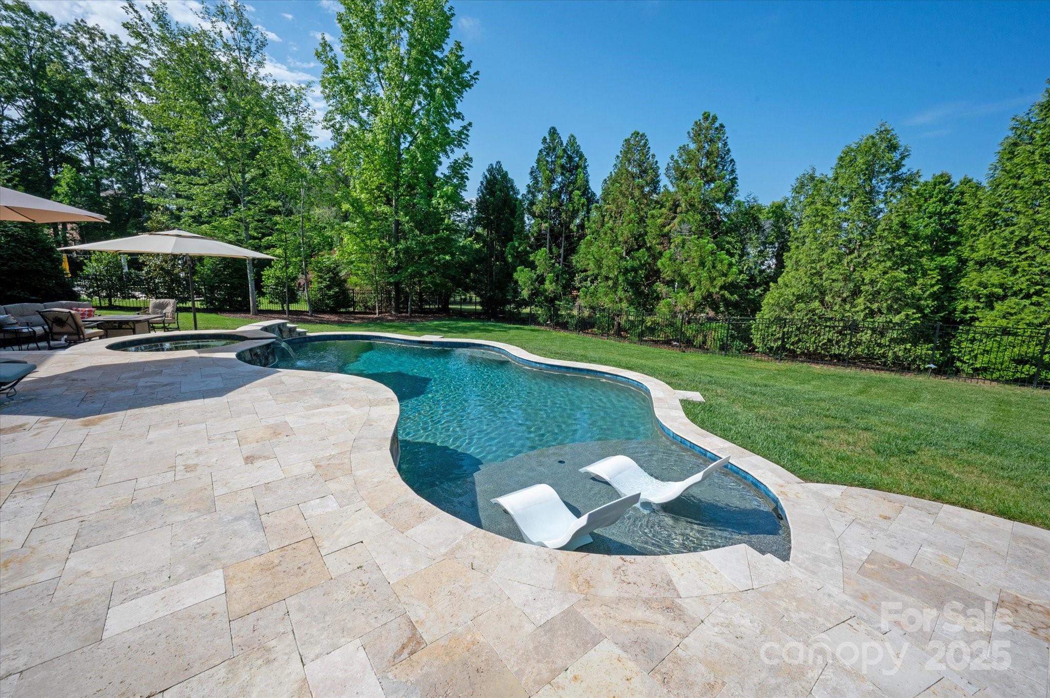 7507 Meadowgate Lane