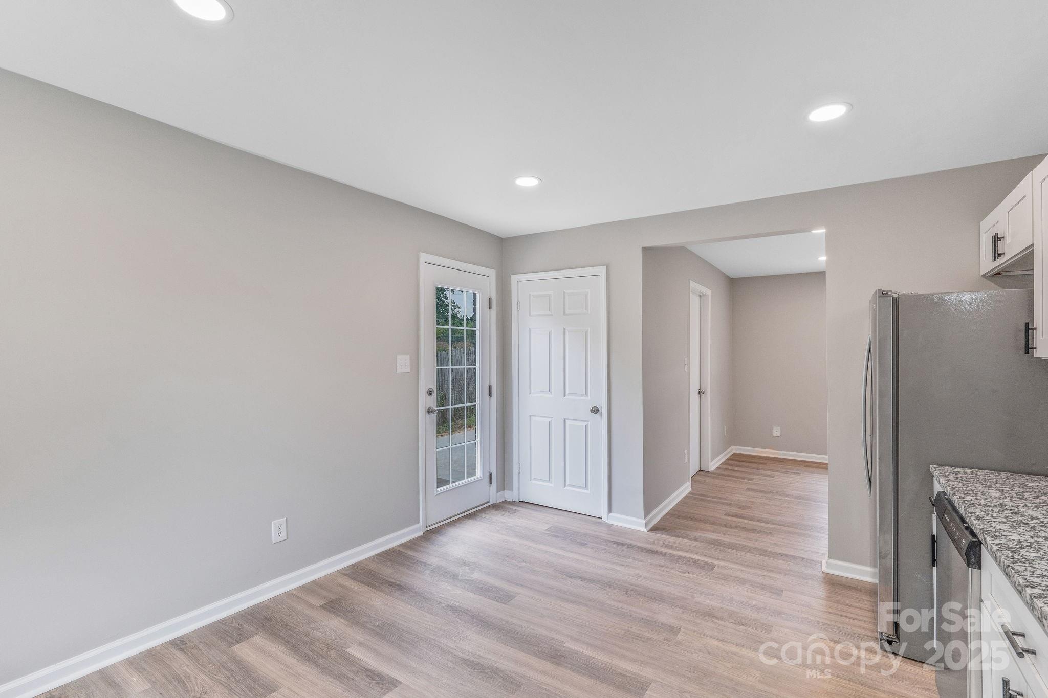 2511 Linwood Road